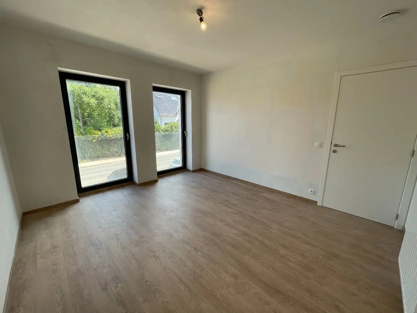 Modern appartement met twee slaapkamer + parkeerplaats  foto 9