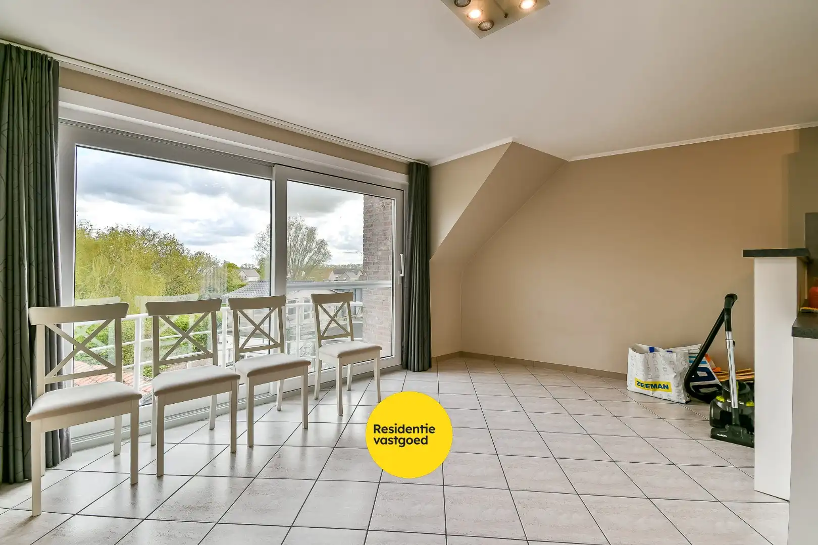 Lichtrijk appartement met 1 slaapkamer op de tweede étage te Westkerke foto 2