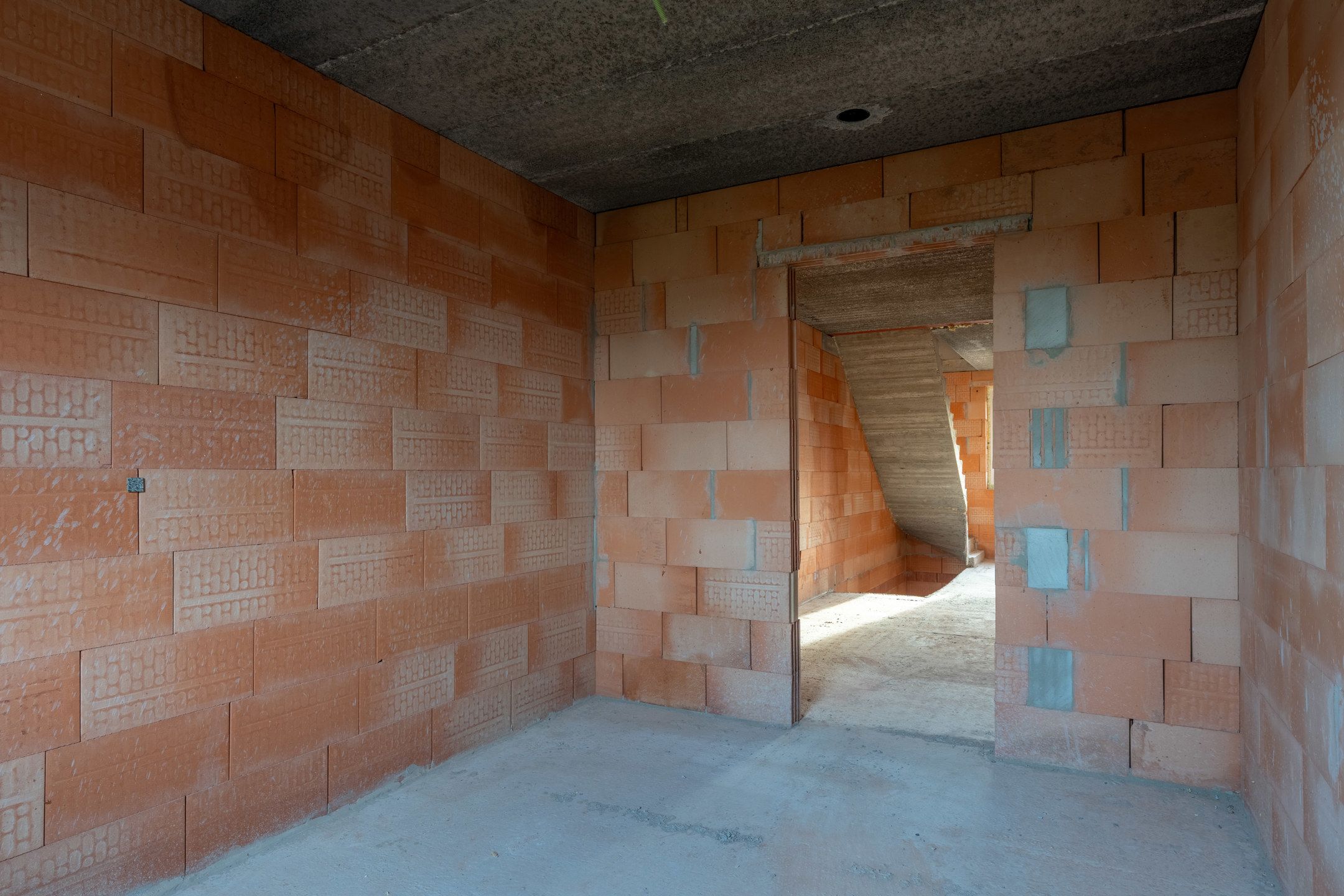 Knappe en ruime (245 m²) casco woning op gunstige ligging foto 24