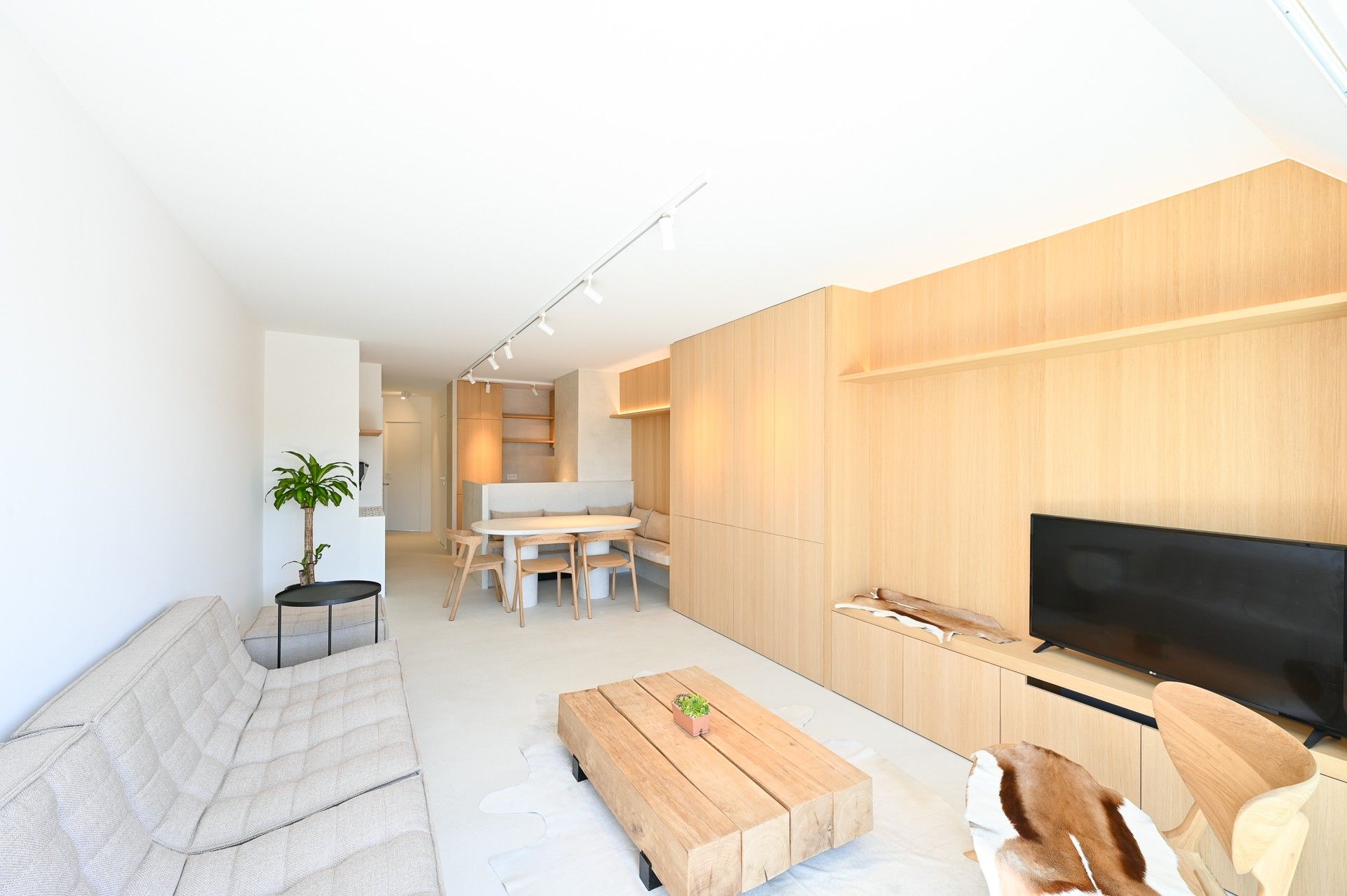 Gerenoveerde duplex met 3 slaapkamers en terras foto 2