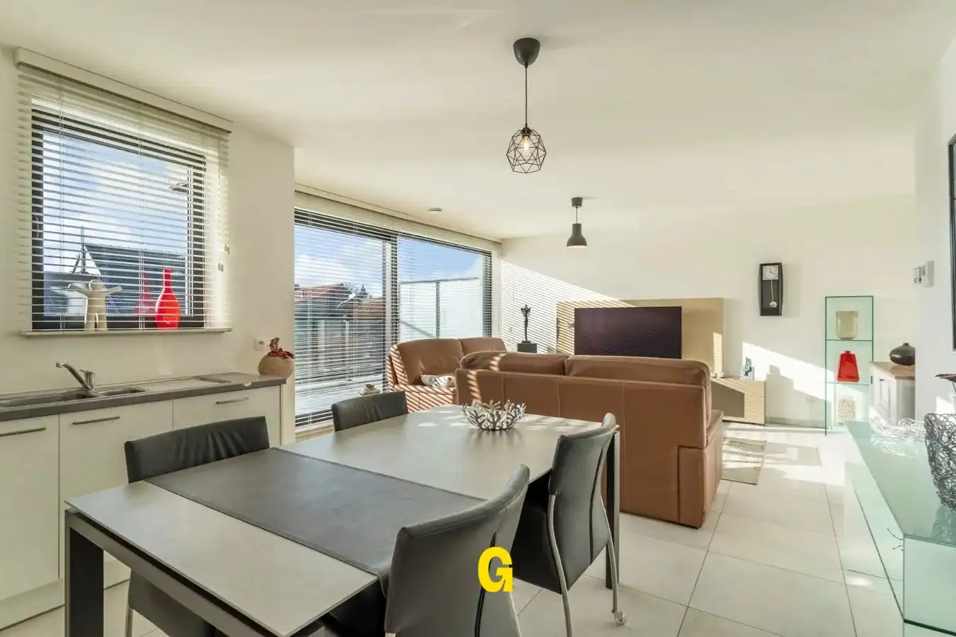 Knap hedendaags dakkappartement met ruime terrassen vlak bij het centrum foto 15