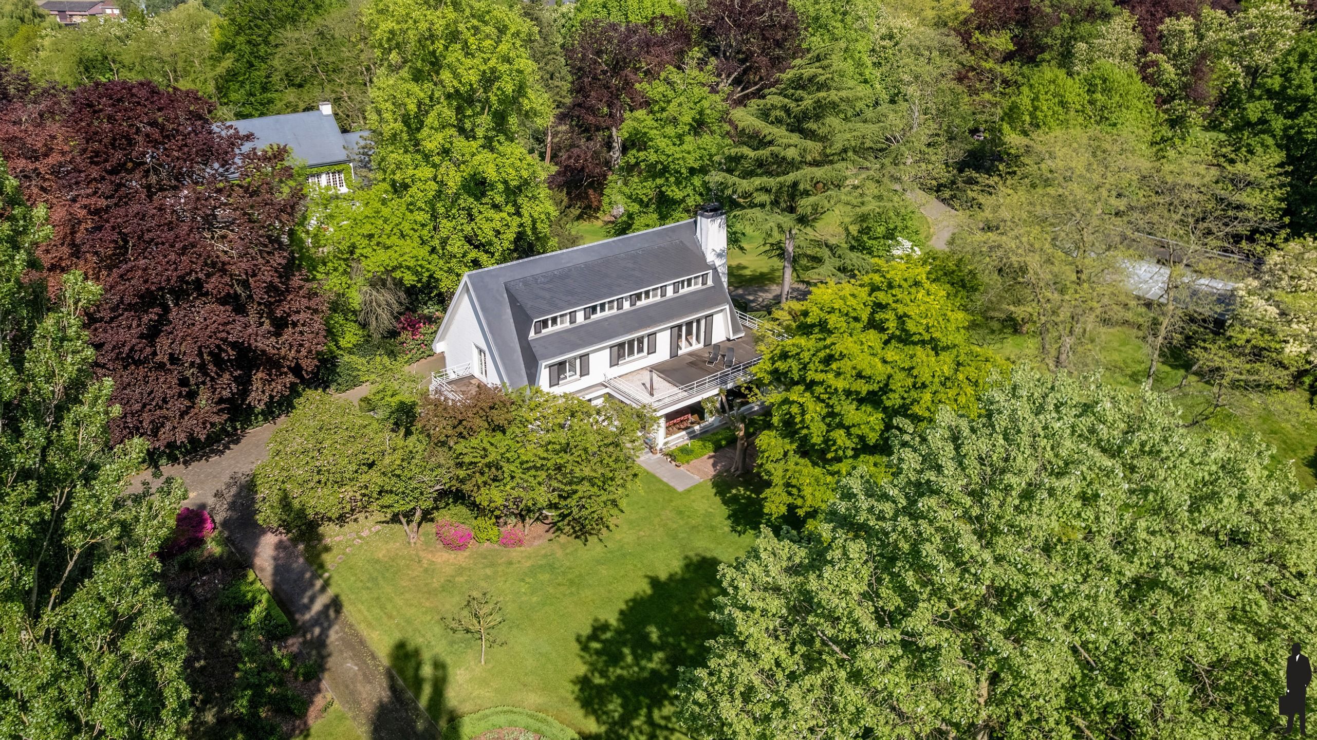 Uniek domein "Hof Van Lachenen" met 2 villa's te koop in Lier.  foto 44