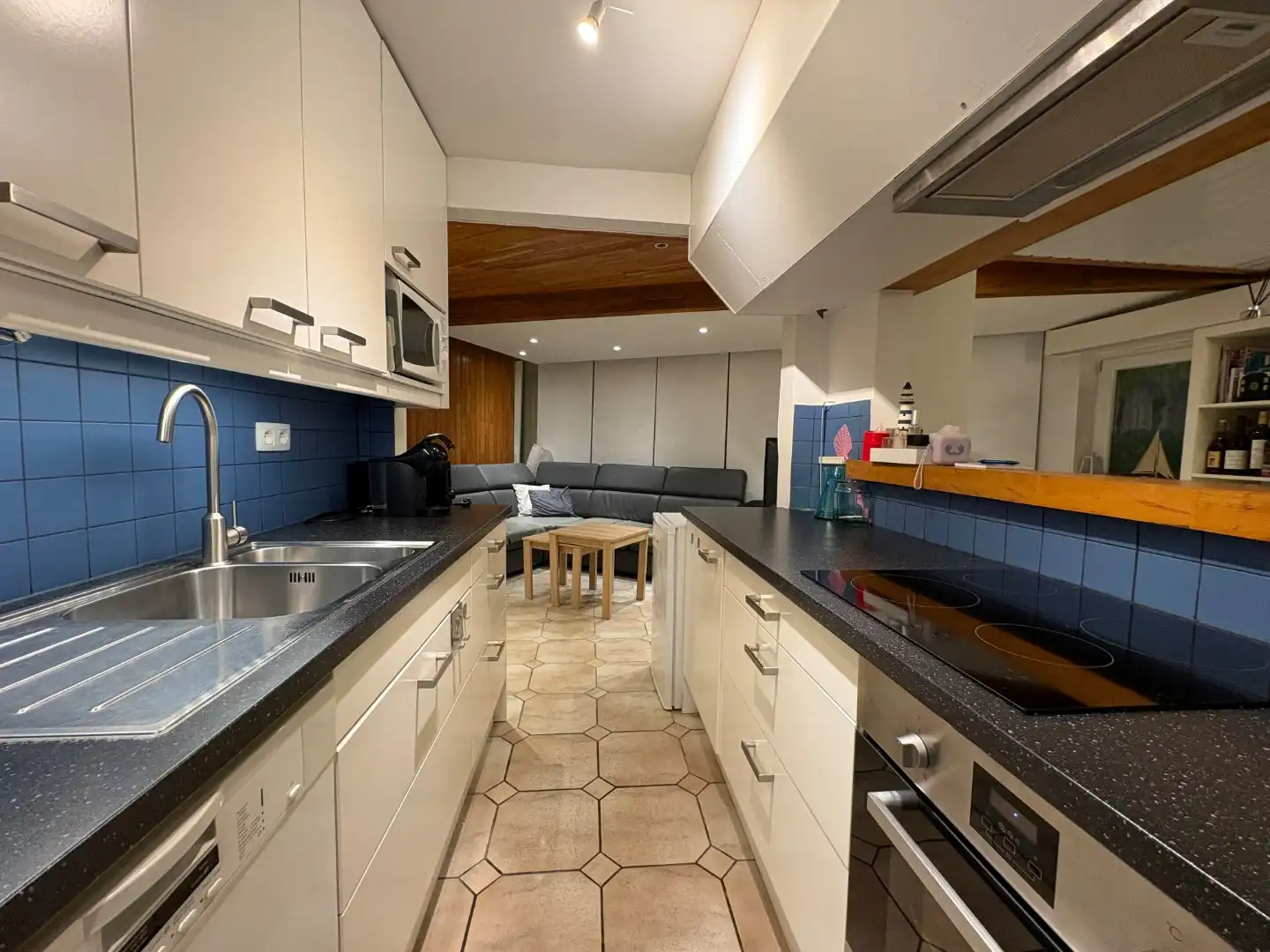 Instapklaar appartement met privé terras foto 7