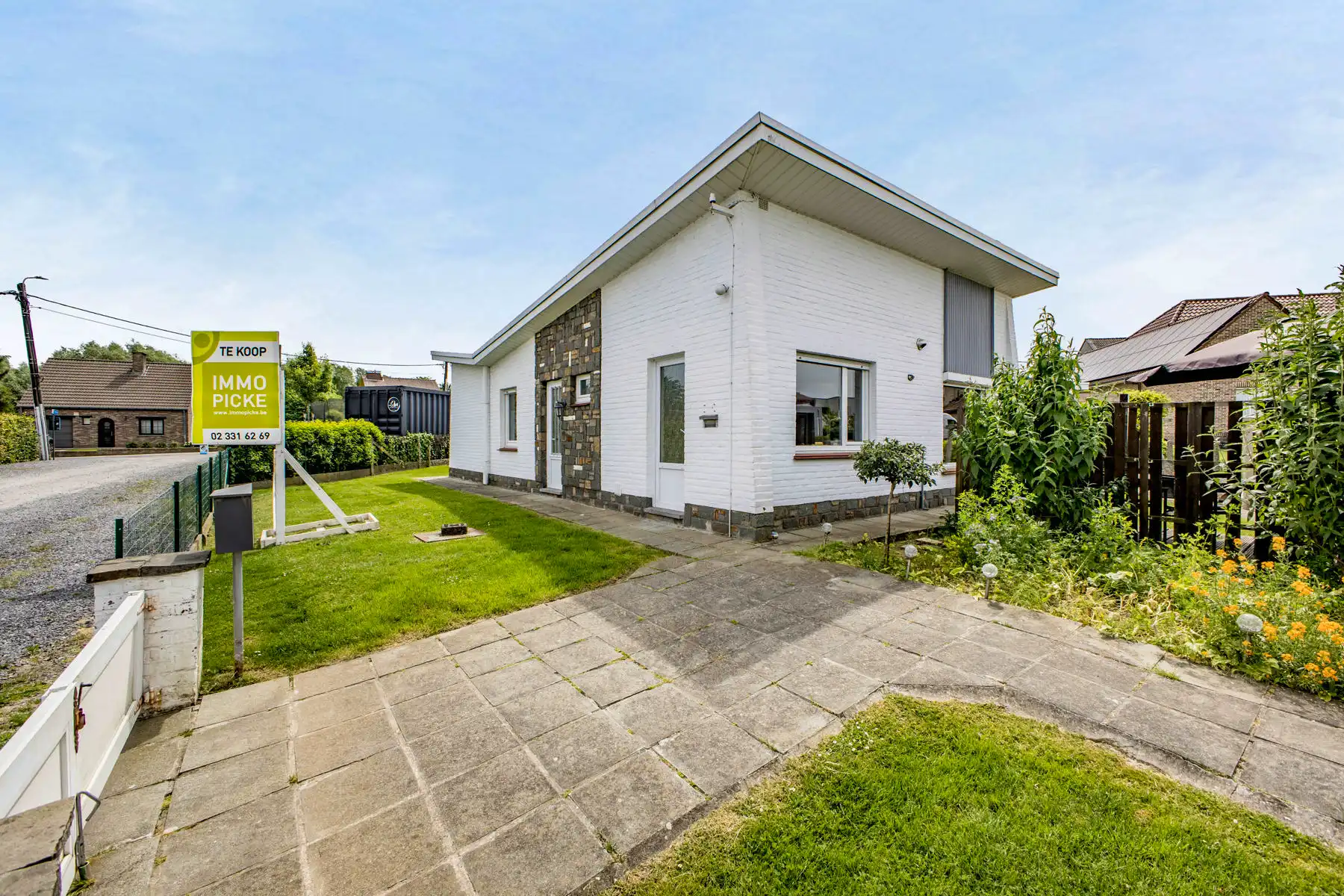 Rustig gelegen bungalow met garage/berging foto 3