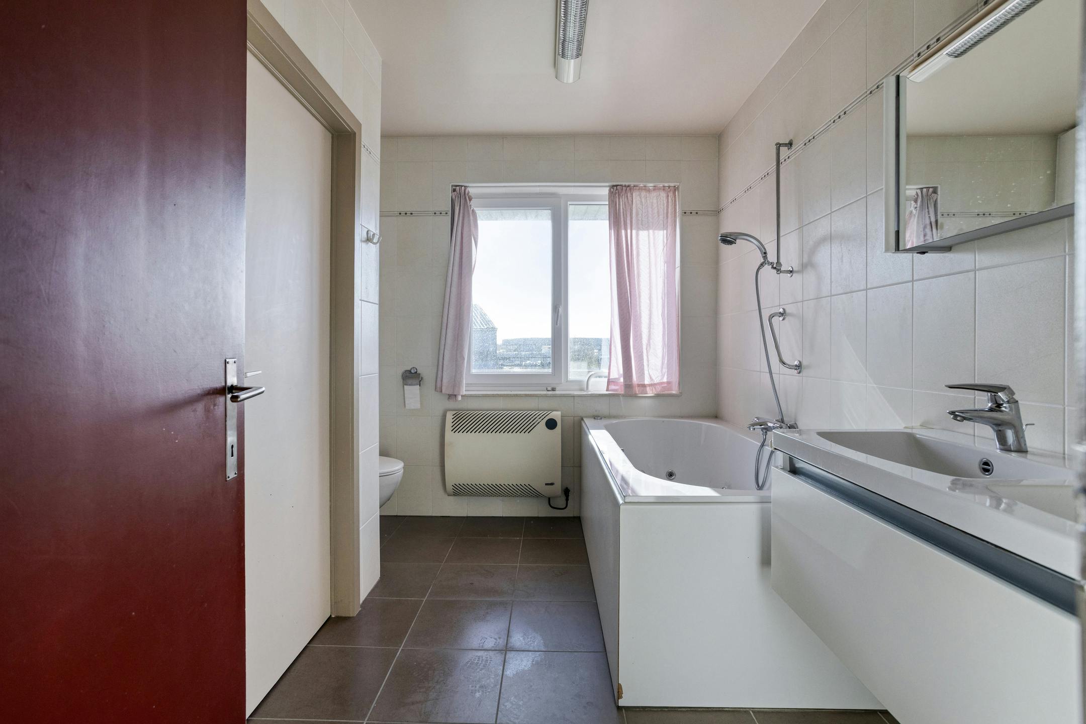 Ruime woning met loods op 2.127m² te Lo-Reninge. foto 27