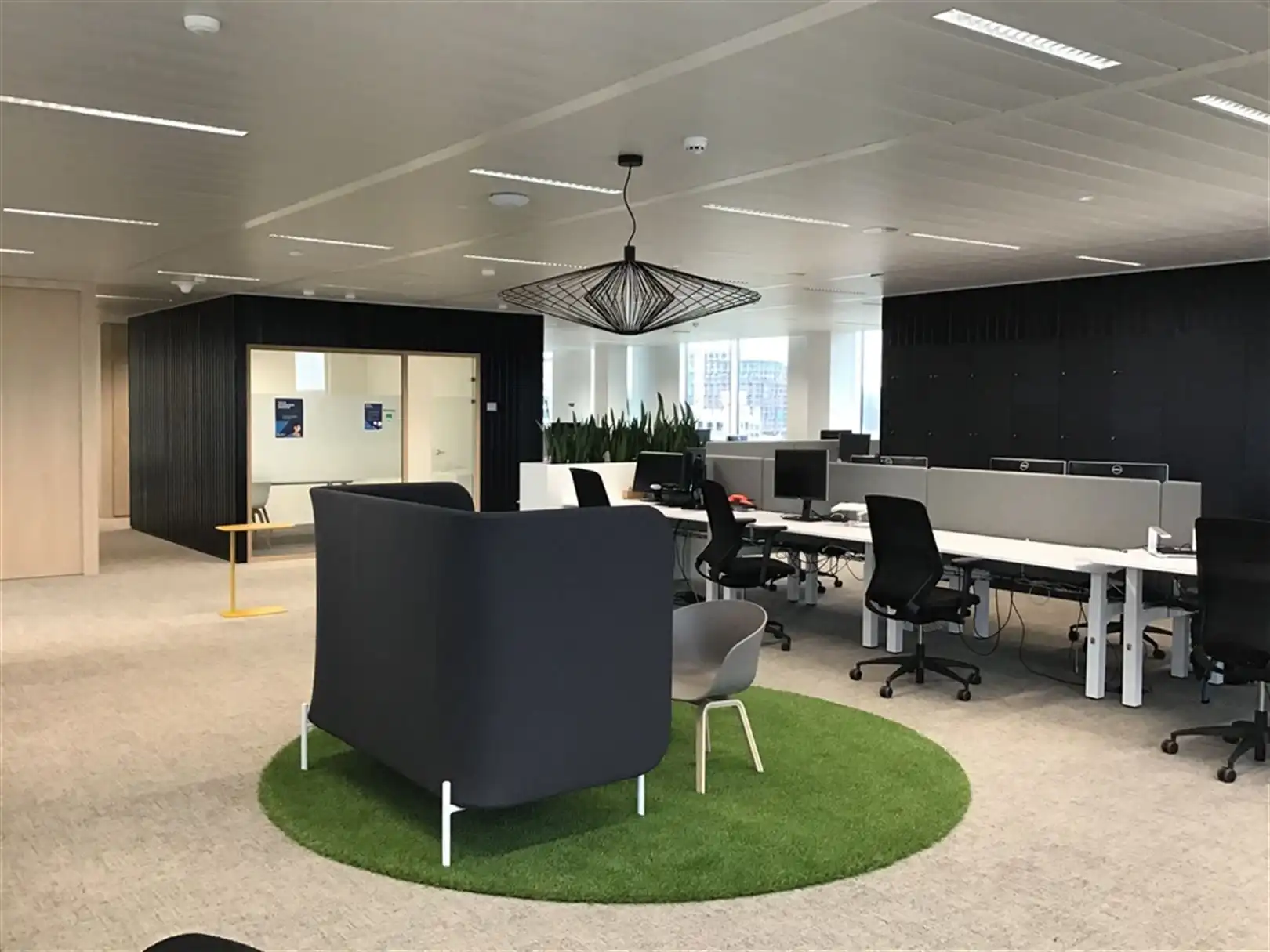 Gemeubelde kantoren in stijlvol gebouw langs The Loop foto 7