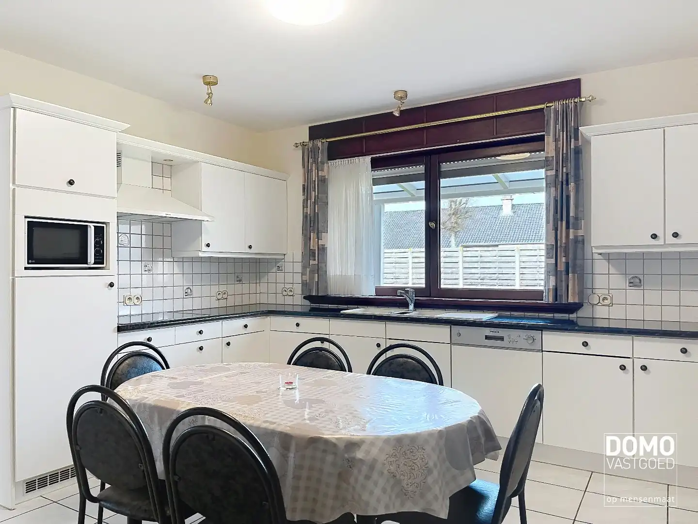 RUIME, LICHTRIJKE OPEN BEBOUWING MET ZONNIGE TUIN TE HALEN foto 4