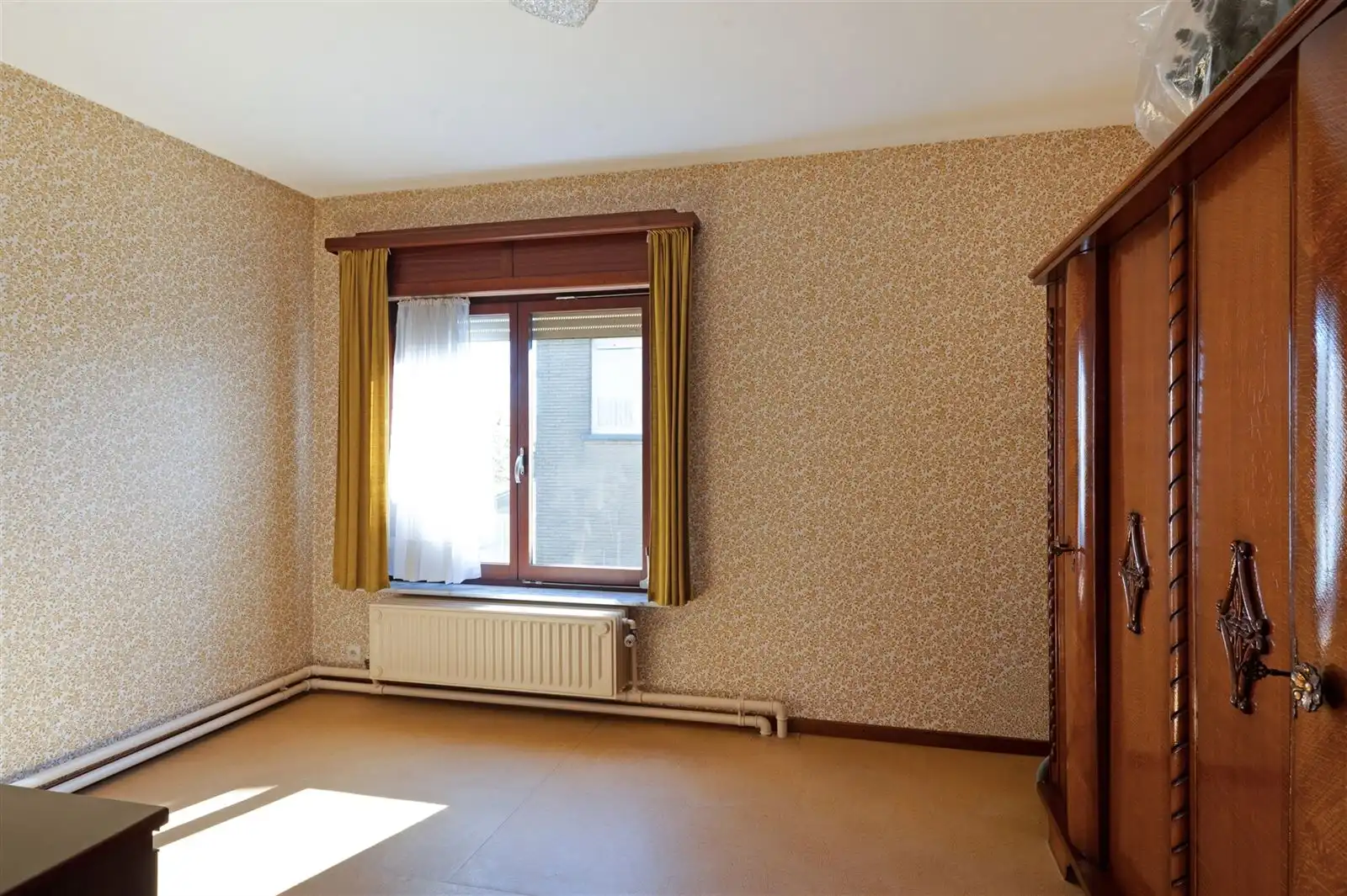 Op te frissen 4 gevelwoning met tuin op 10are92 met prachtig zicht over weilanden foto 17