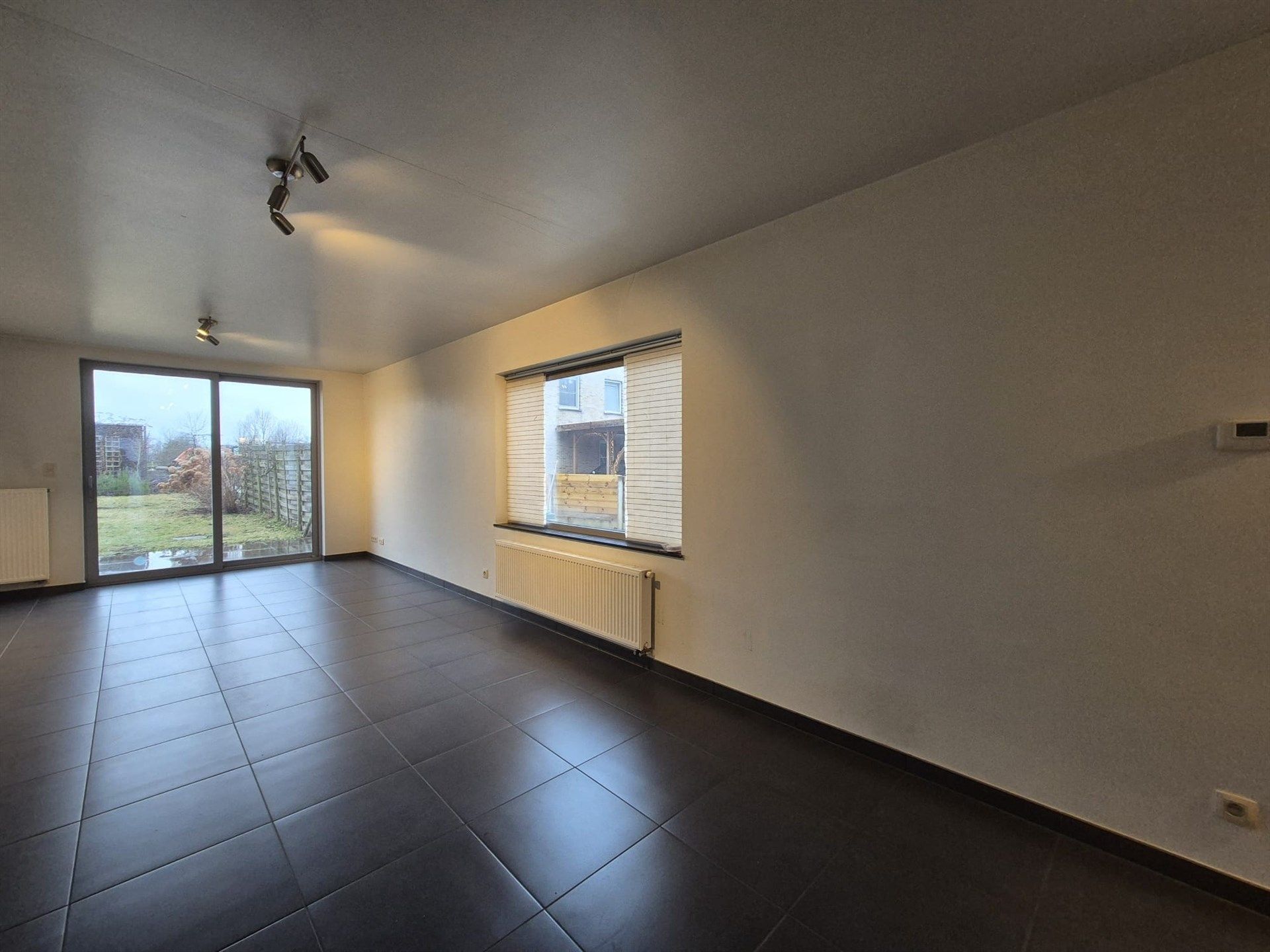 Rustig gelegen woning met tuin en garage. foto 3