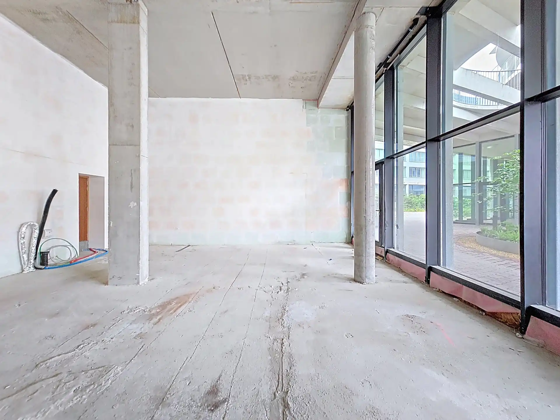 Vestig uw activiteit op een steenworp van de Nieuwstraat foto 2