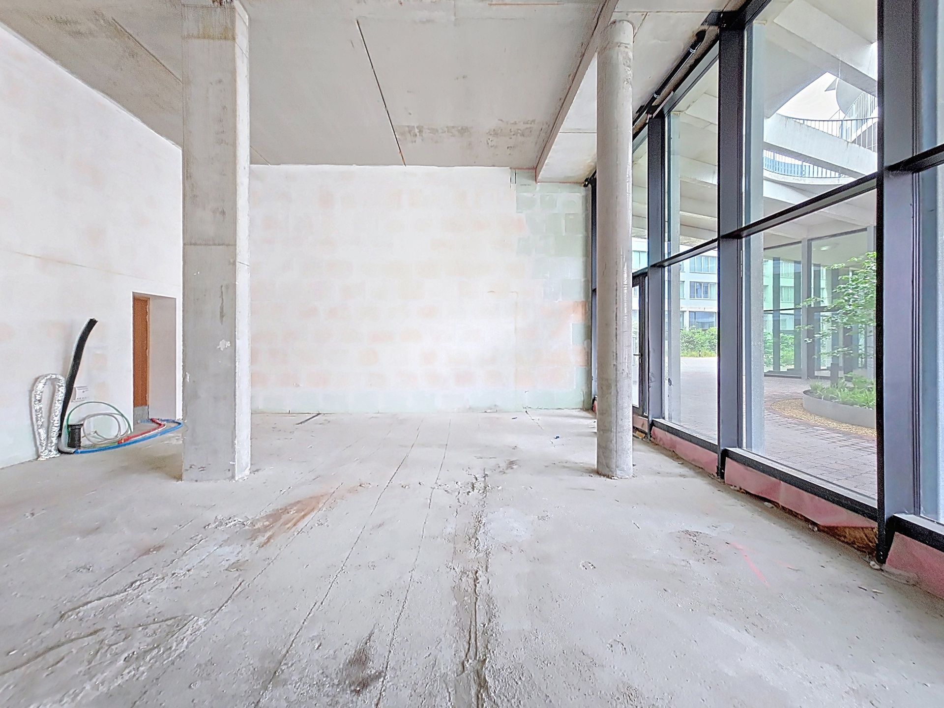 Vestig uw activiteit op een steenworp van de Nieuwstraat foto 2