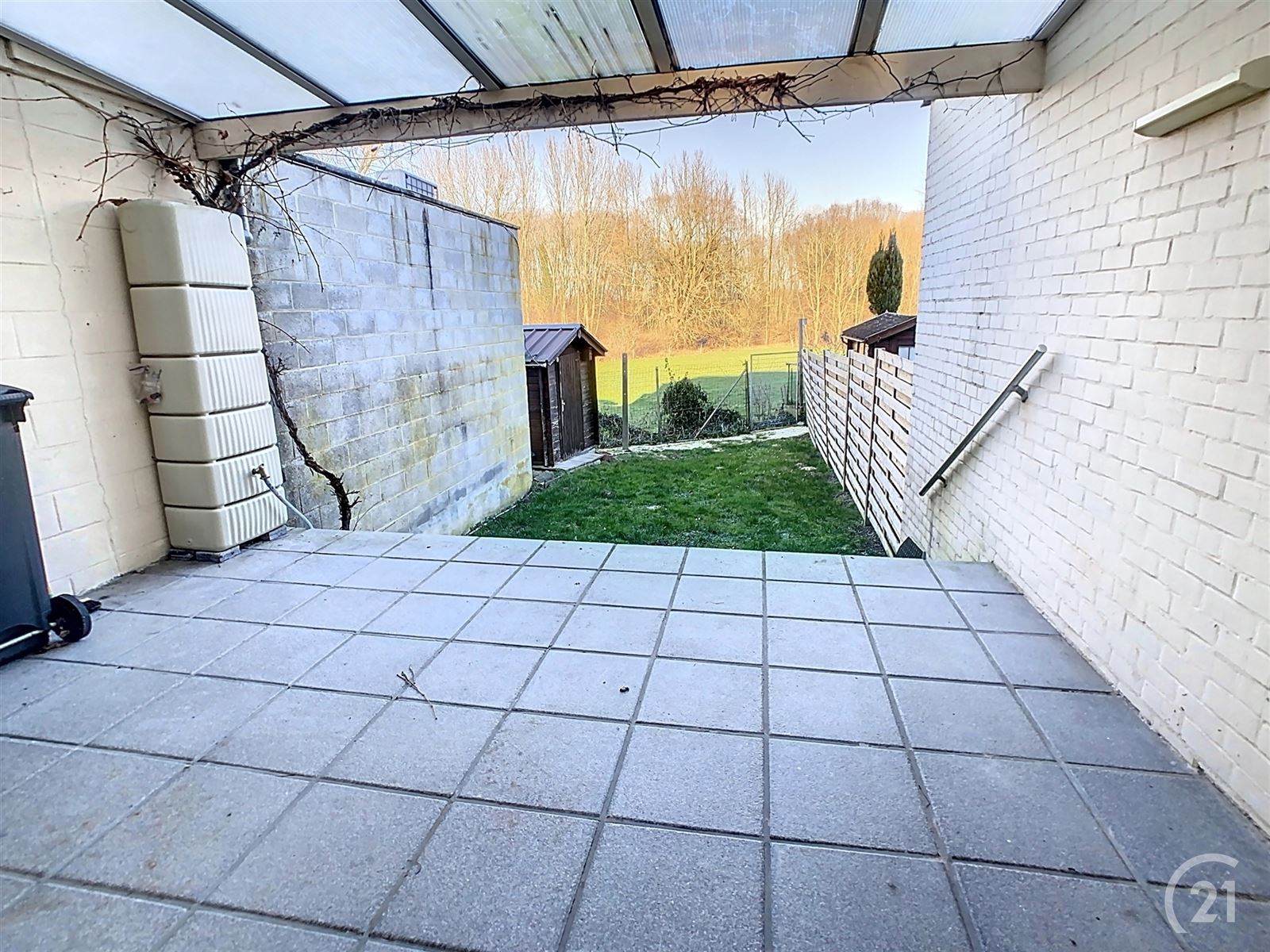 Gerenoveerde woning met tuin in rustige straat foto 5