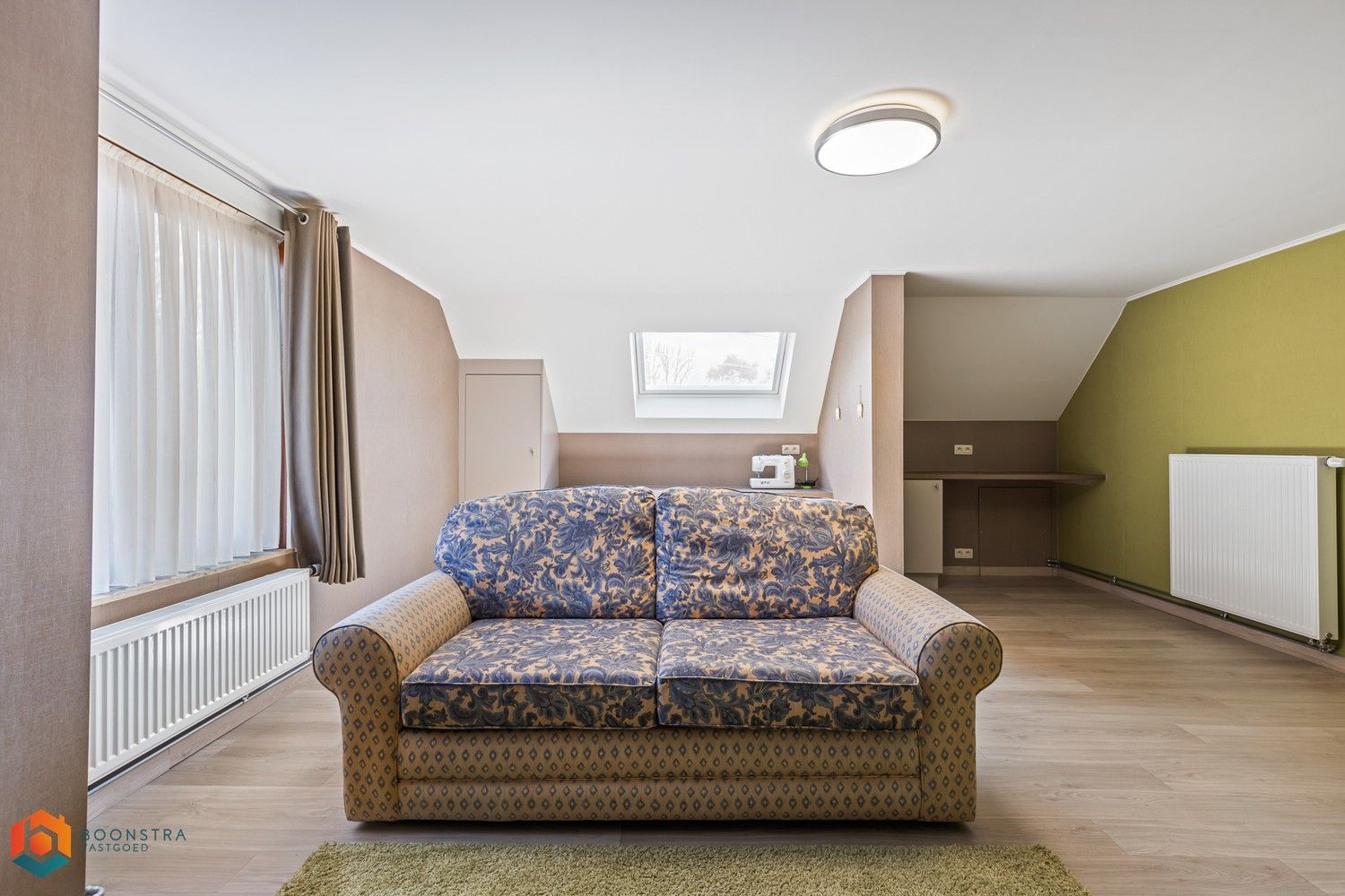 Ruime woning met 5 slpkrs en volledig ingerichte vergunde (woon)chalet 85m² op een perceel van 1117 m² foto 14