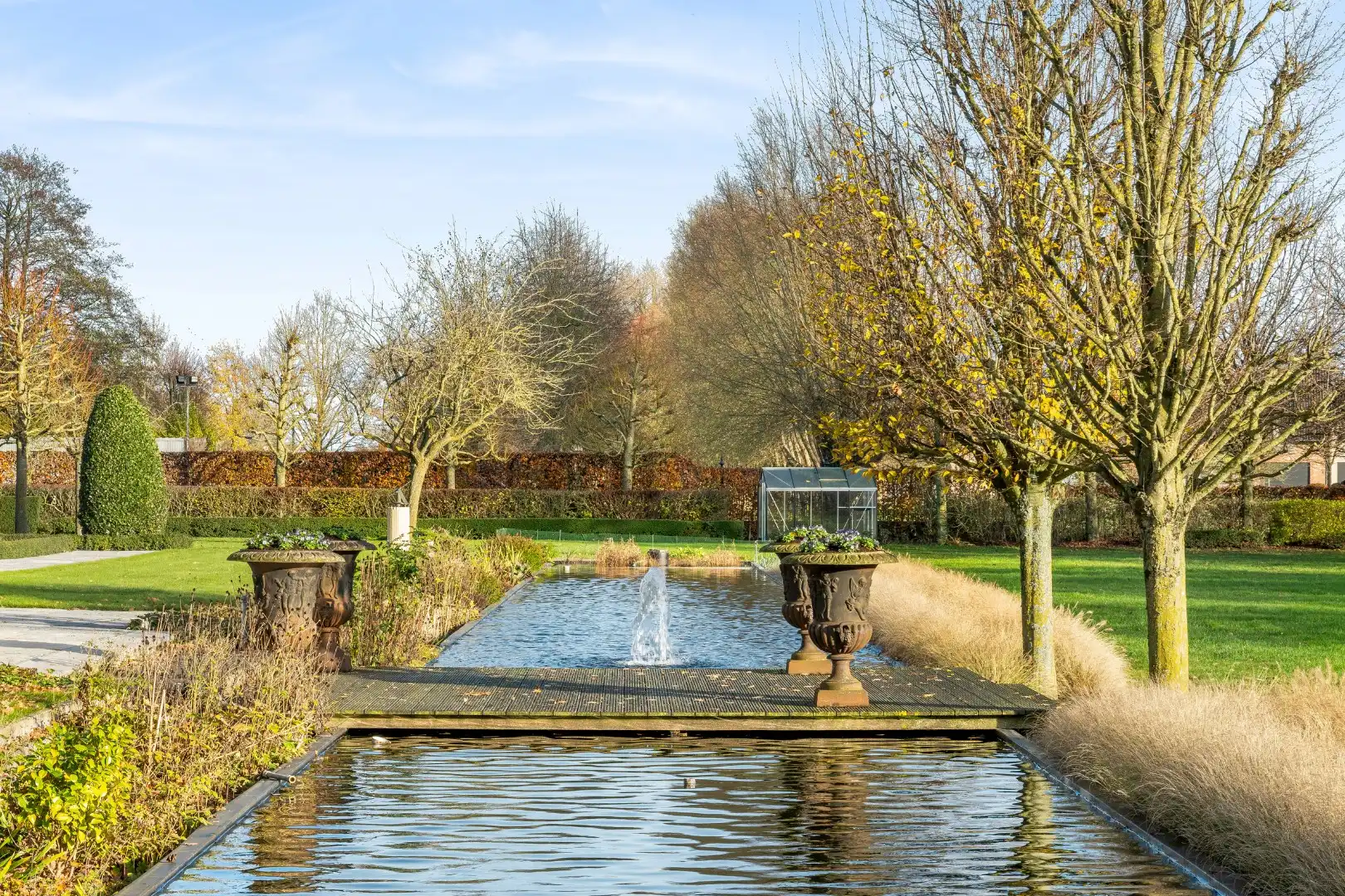 Unieke eigendom met 2 schuren, kapschuur, paardenstal en verzichten foto 22
