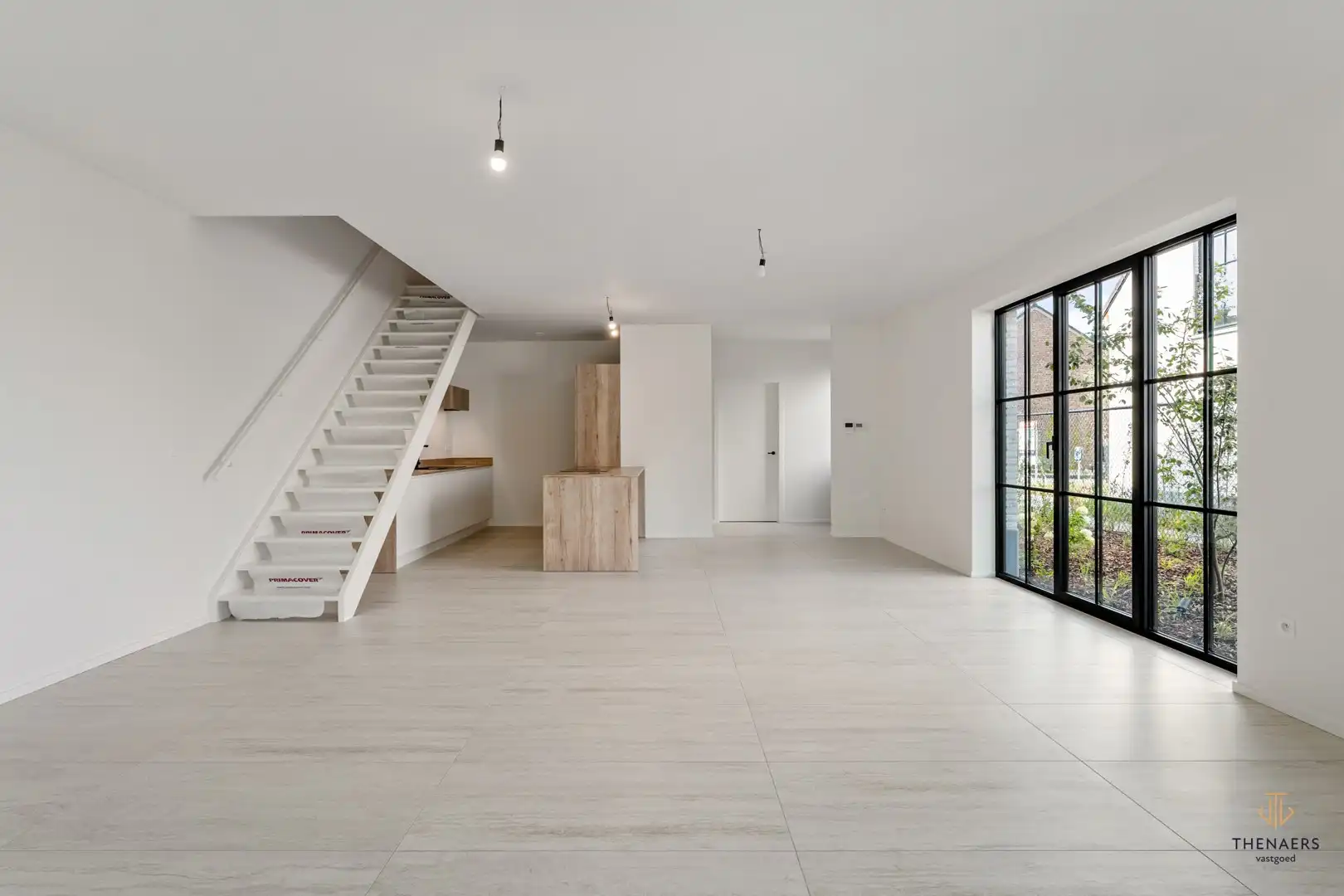 LOT 5 - Instapklare "luxe" en "energiezuinige" nieuwbouwwoning met 4 slaapkamers en 2 badkamers. foto 4