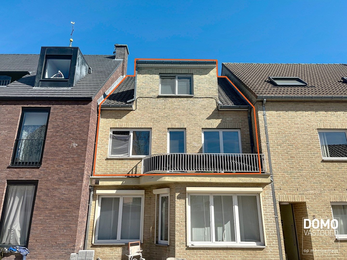 LICHTRIJK DUPLEXAPPARTEMENT MET 2 SLAAPKAMERS TE KURINGEN foto {{pictureIndex}}