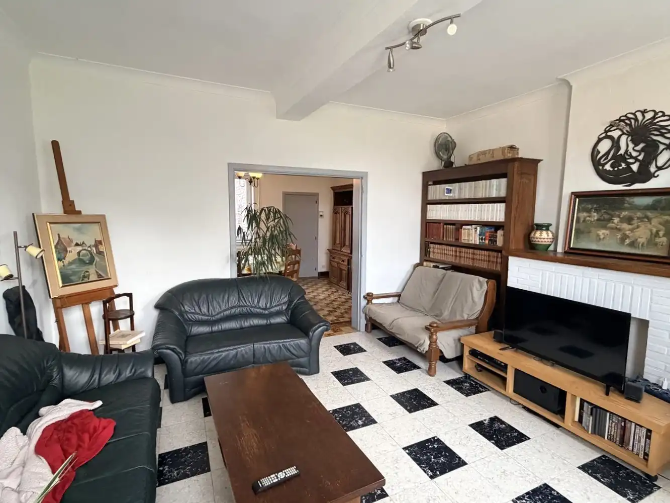 Rustig gelegen, ruime gezinswoning met groot potentieel foto 8