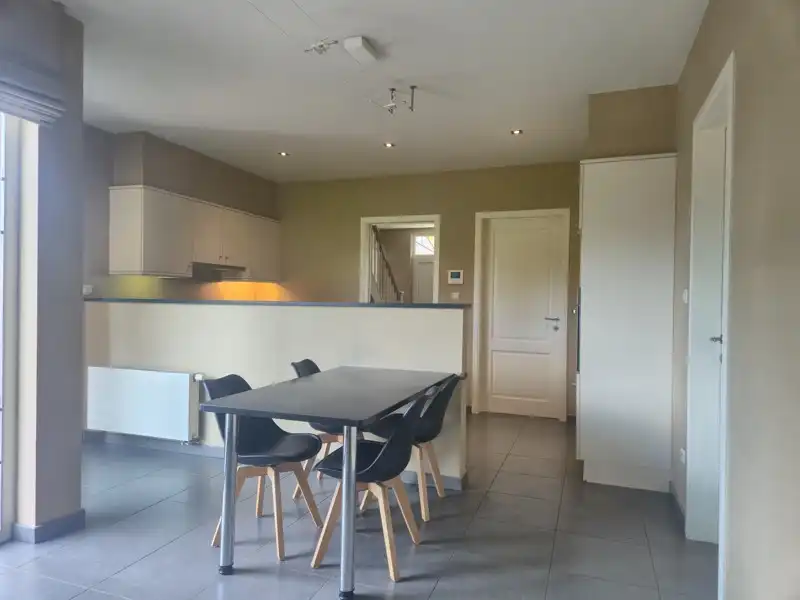 RUIME OPEN BEBOUWING MET 5 SLAAPKAMERS TE HUUR IN WACHTEBEKE foto 7