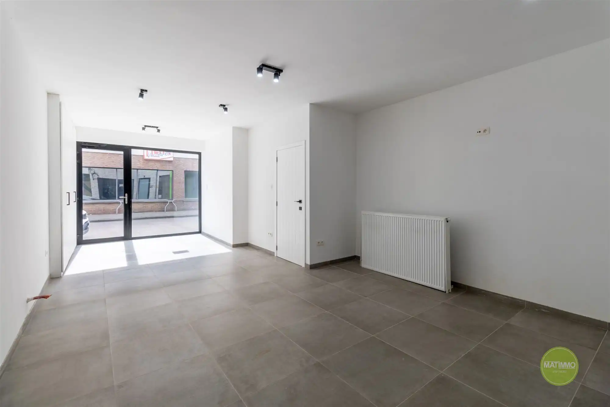 Gerenoveerd duplex appartement met handelszaak in Meerhout foto 14
