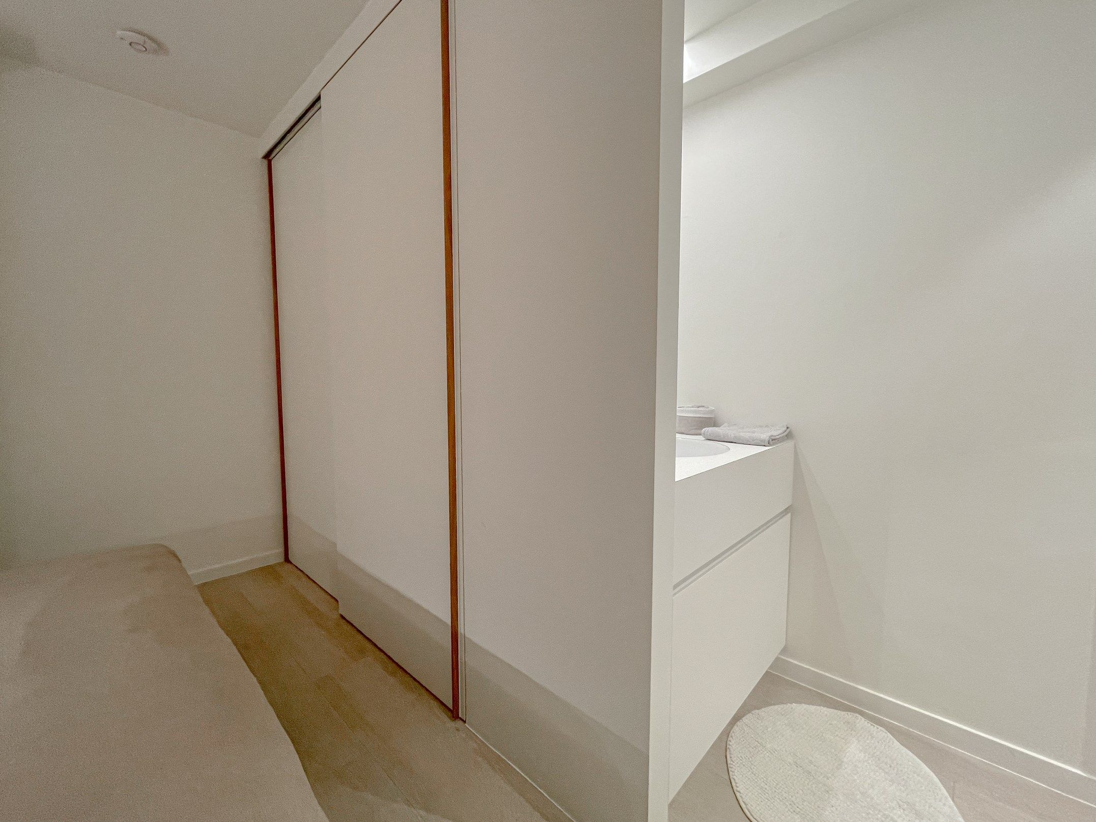 Recent tijdloos gerenoveerd appartement met zijdelings zeezicht. foto 18