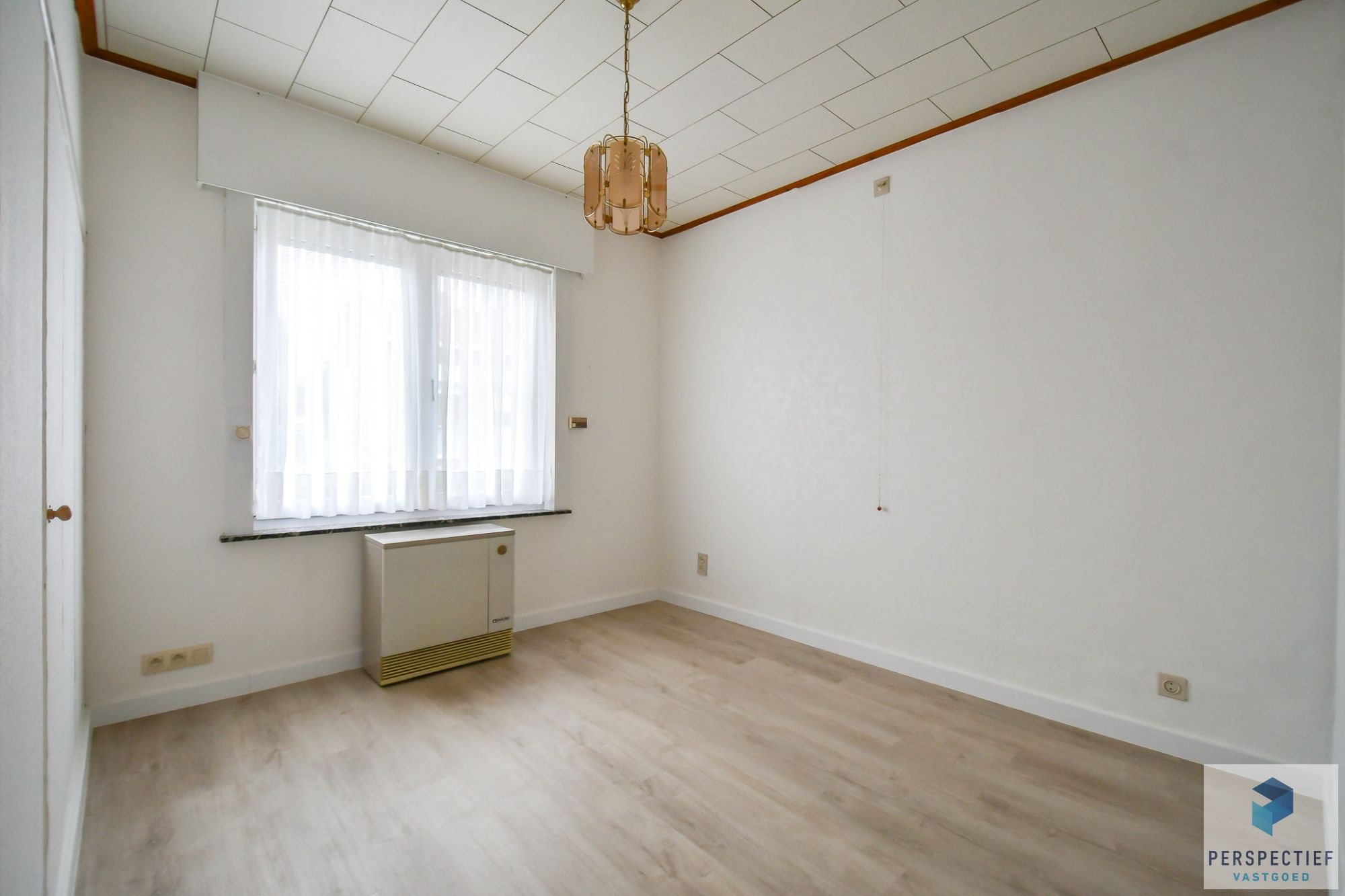 BEZOEKMOMENT WOENSDAG 06/08 VAN 16.30U TOT 18.30U | INSTAPKLARE WONING met GARAGE, 2 SLPK - GROTE GARAGE/ LOODS en TUIN foto 13