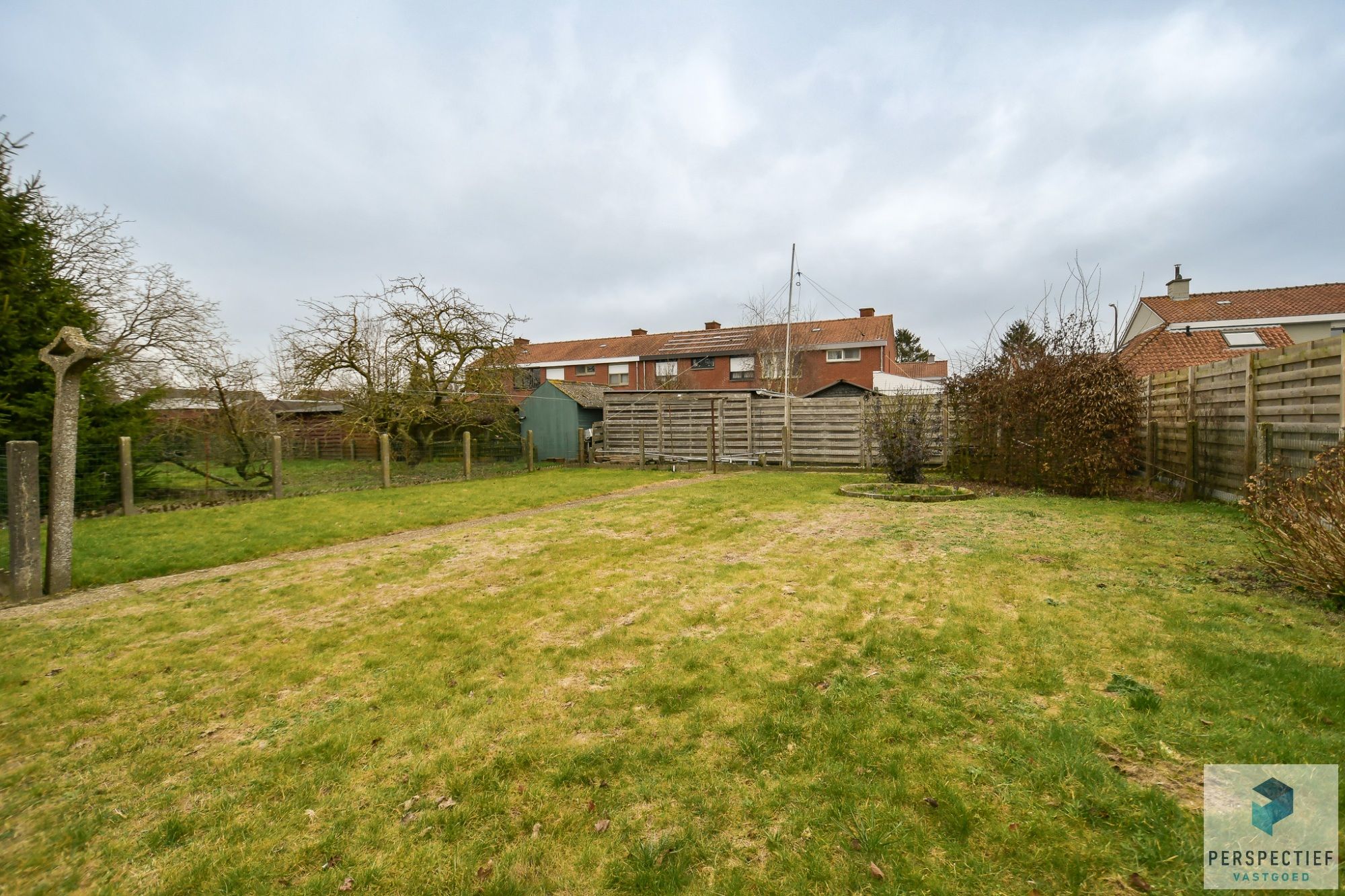 BEZOEKMOMENT WOENSDAG 06/08 VAN 16.30U TOT 18.30U | INSTAPKLARE WONING met GARAGE, 2 SLPK - GROTE GARAGE/ LOODS en TUIN foto 15
