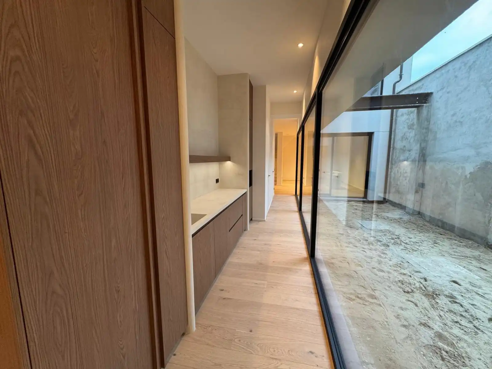 Multifunctionele handelsruimte met patio foto 6