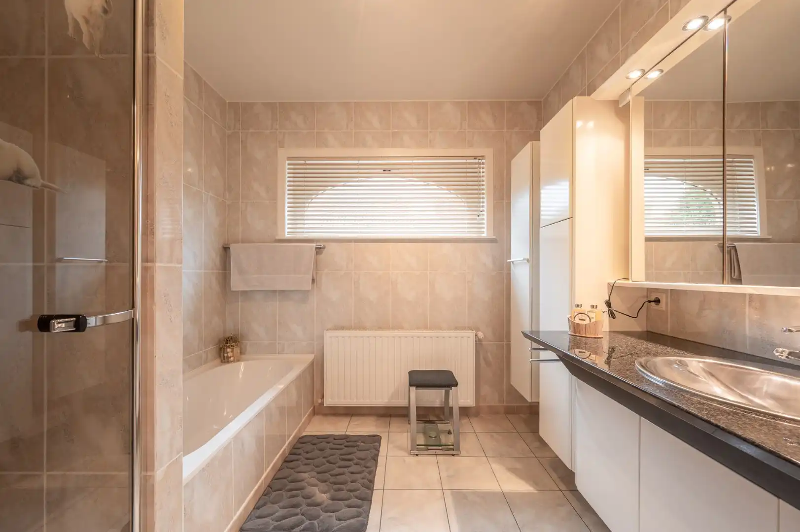 Klassevolle villa in residentiële villawijk te Knokke-Heist foto 17