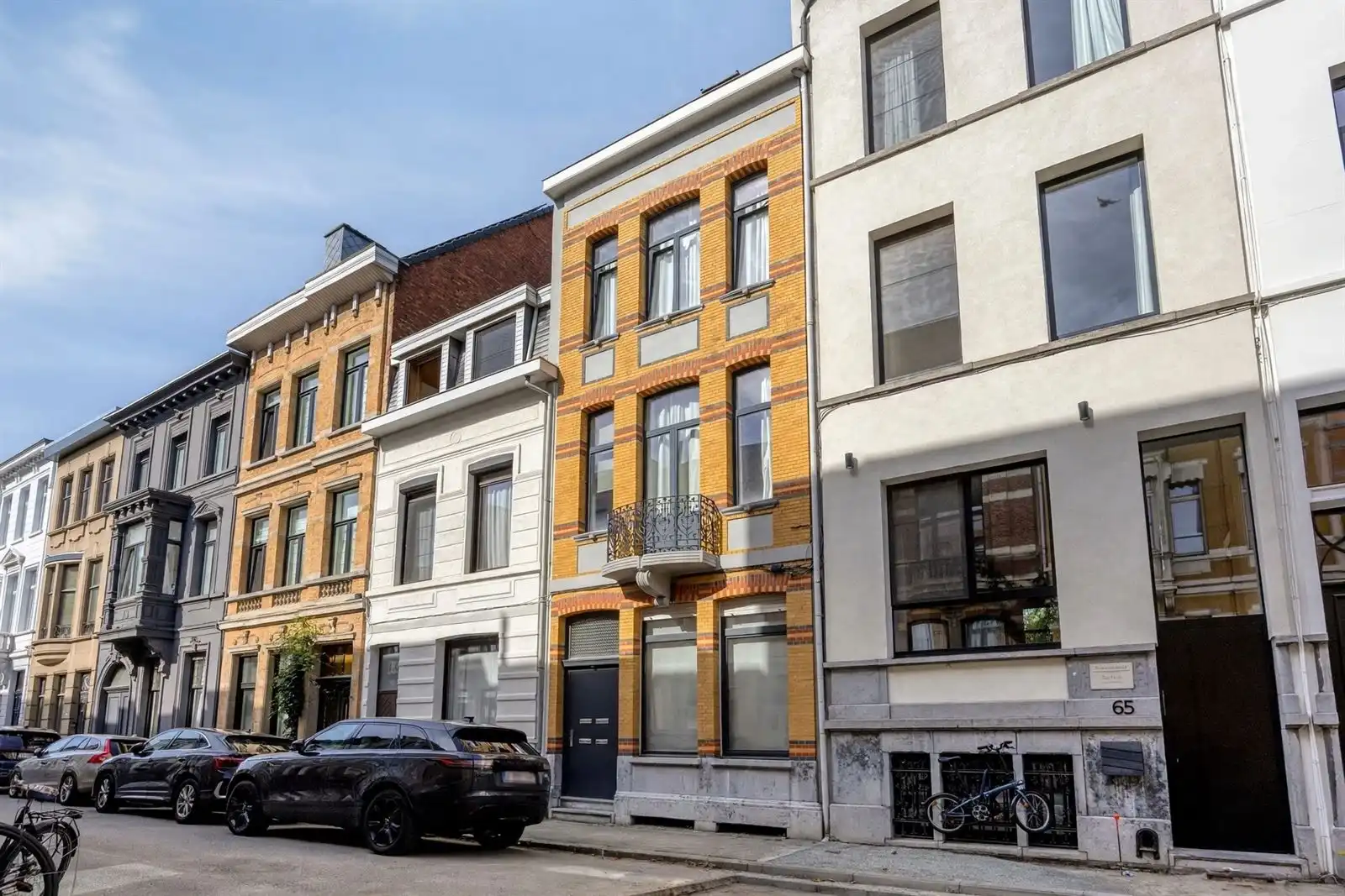 Instapklaar 1-slpk appartement met tuin foto {{pictureIndex}}
