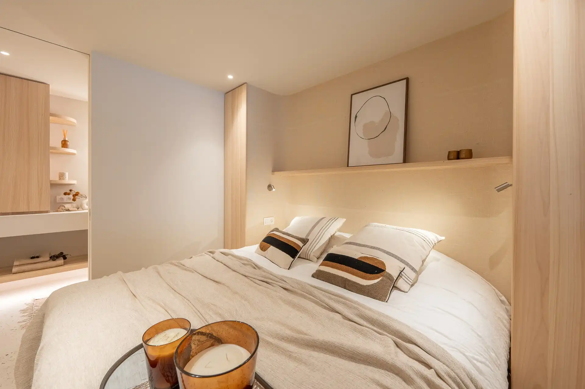 Zeer mooi gerenoveerd appartement met frontaal zeezicht op Zeedijk in het Het Zoute, gelegen vlakbij het Albertplein. foto 10