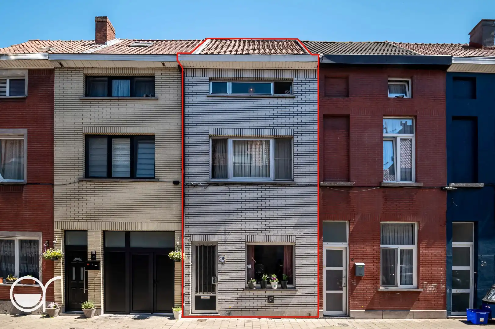 Hoofdfoto van de publicatie: Rijwoning met 5 slaapkamers gelegen vlakbij de Palinghuizen