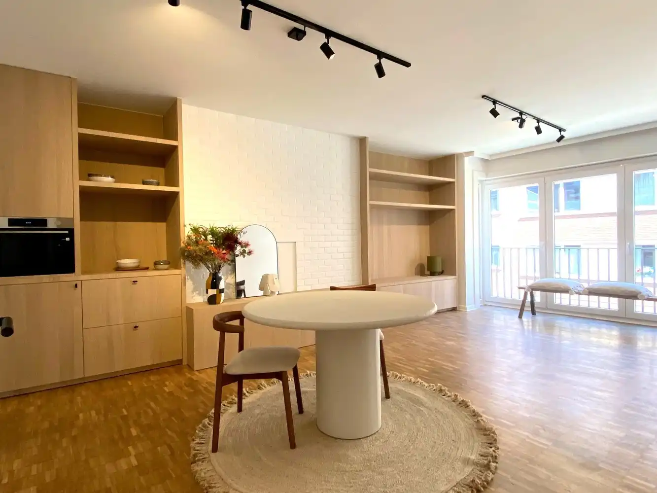 Instapklaar appartement met terras nabij het Zuidpark foto {{pictureIndex}}