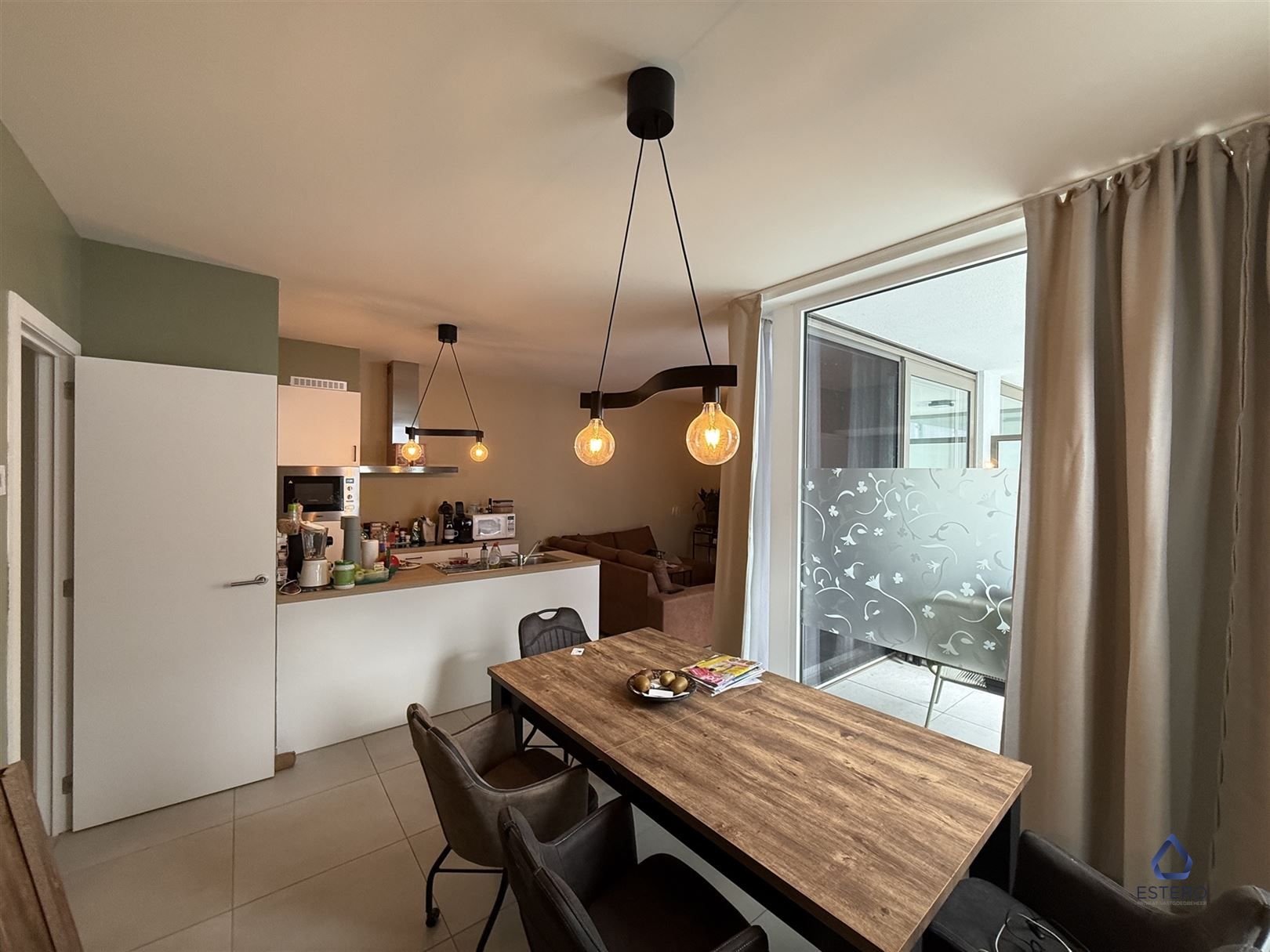 Mooi afgewerkt nieuwbouwappartement met 2 slaapkamers foto 3