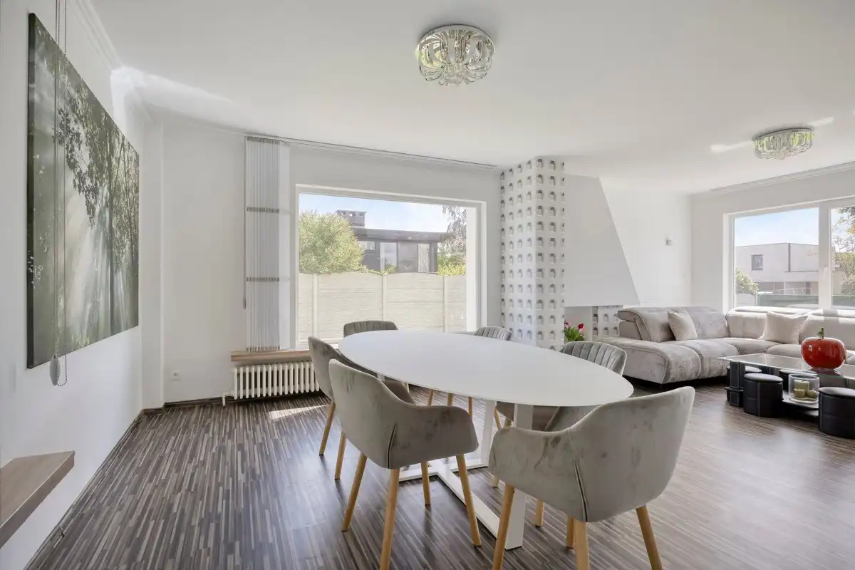 Instapklare gezinswoning met 5 slaapkamers op 16a 50ca in residentiële villawijk Henegauwberg foto 6