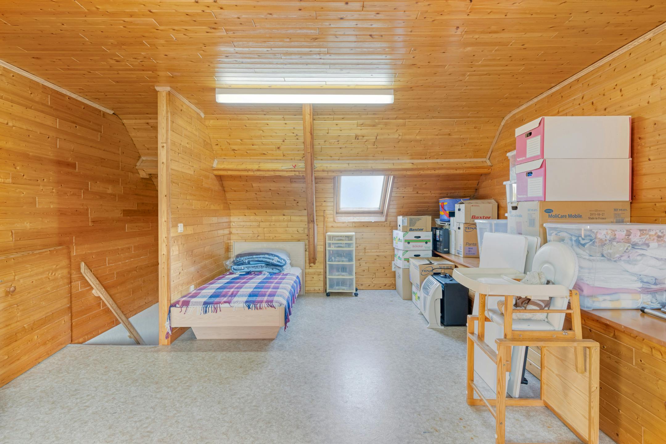 Instapklare woning met gezellige tuin te koop in Roeselare foto 17