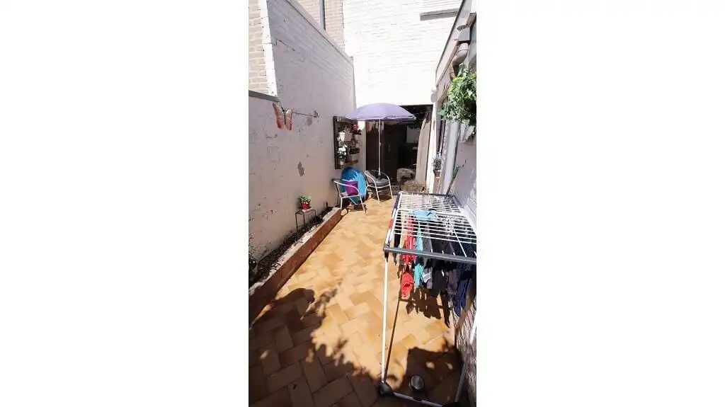 Comfortabele 2-slaapkamerwoning met Terras te koop in Brugge foto 11