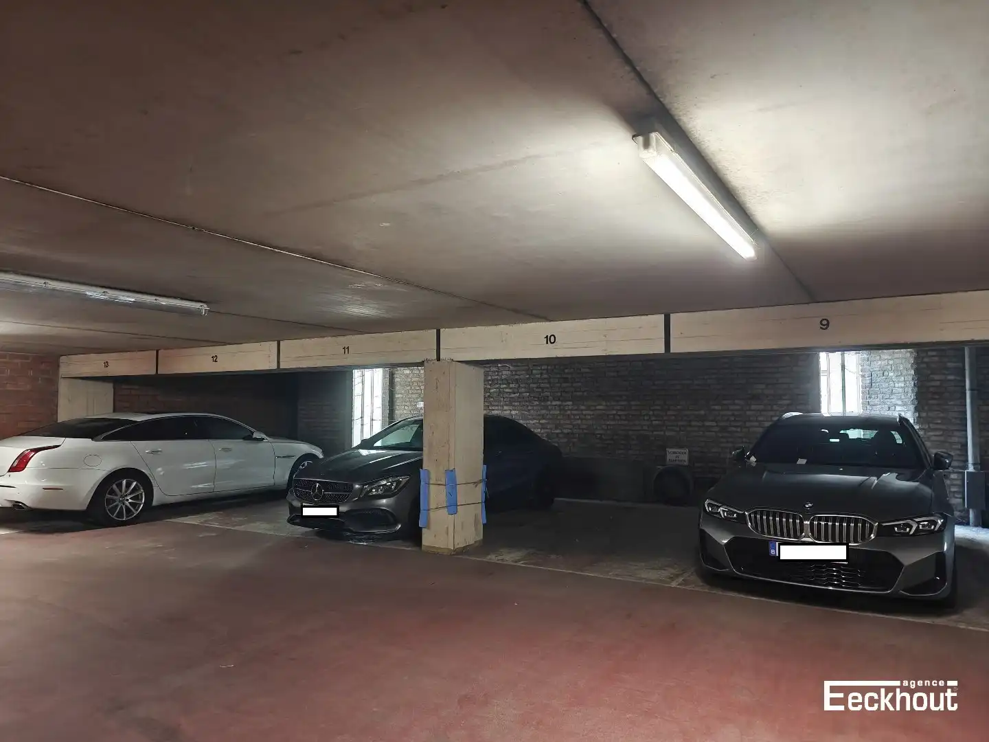 Overdekte autostaanplaats in centrum Oostende foto {{pictureIndex}}