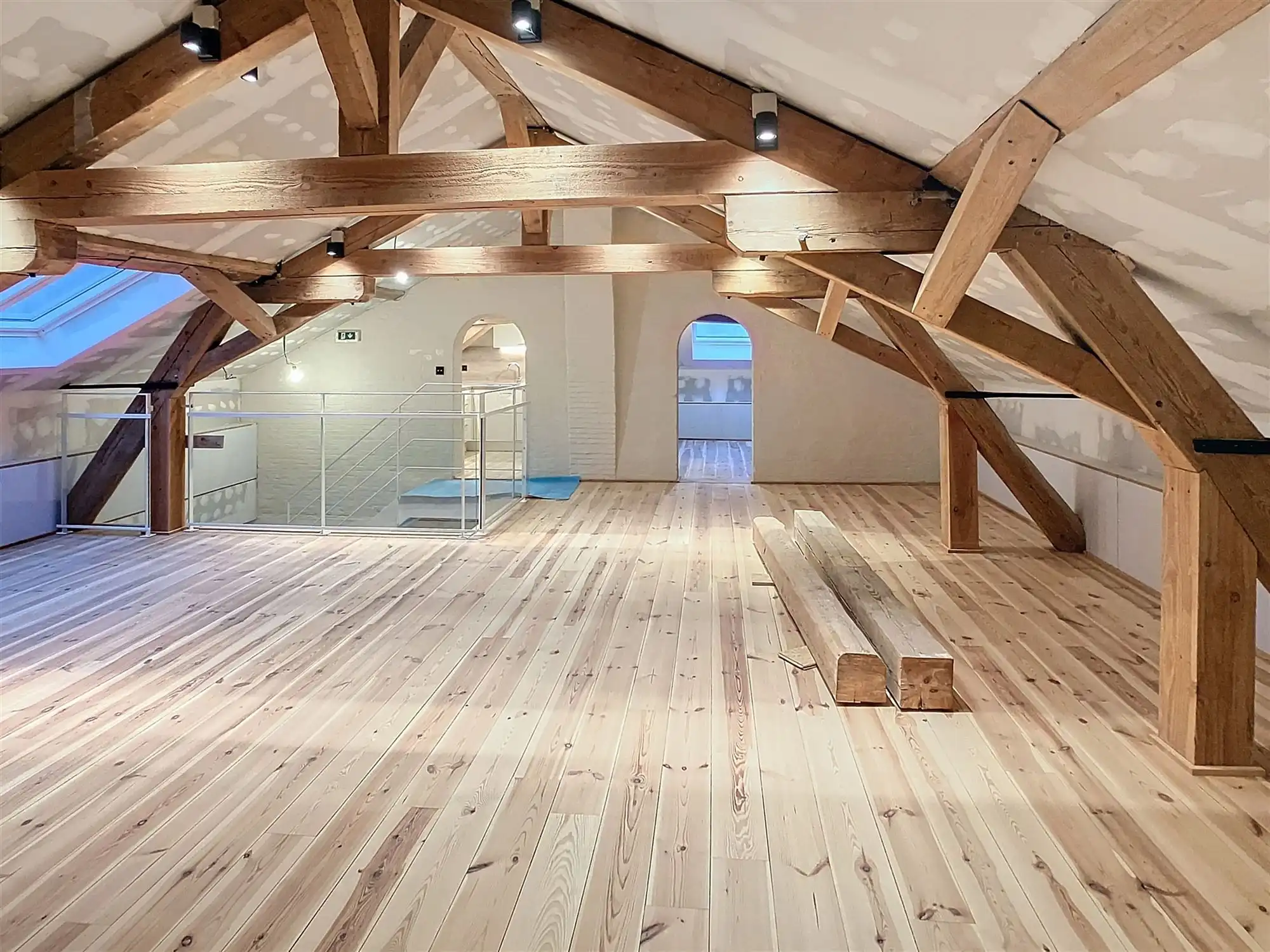 Unieke kantoor- of commerciële ruimte/ POP-UP mogelijk (Huurprijs + 21 % btw). foto 17