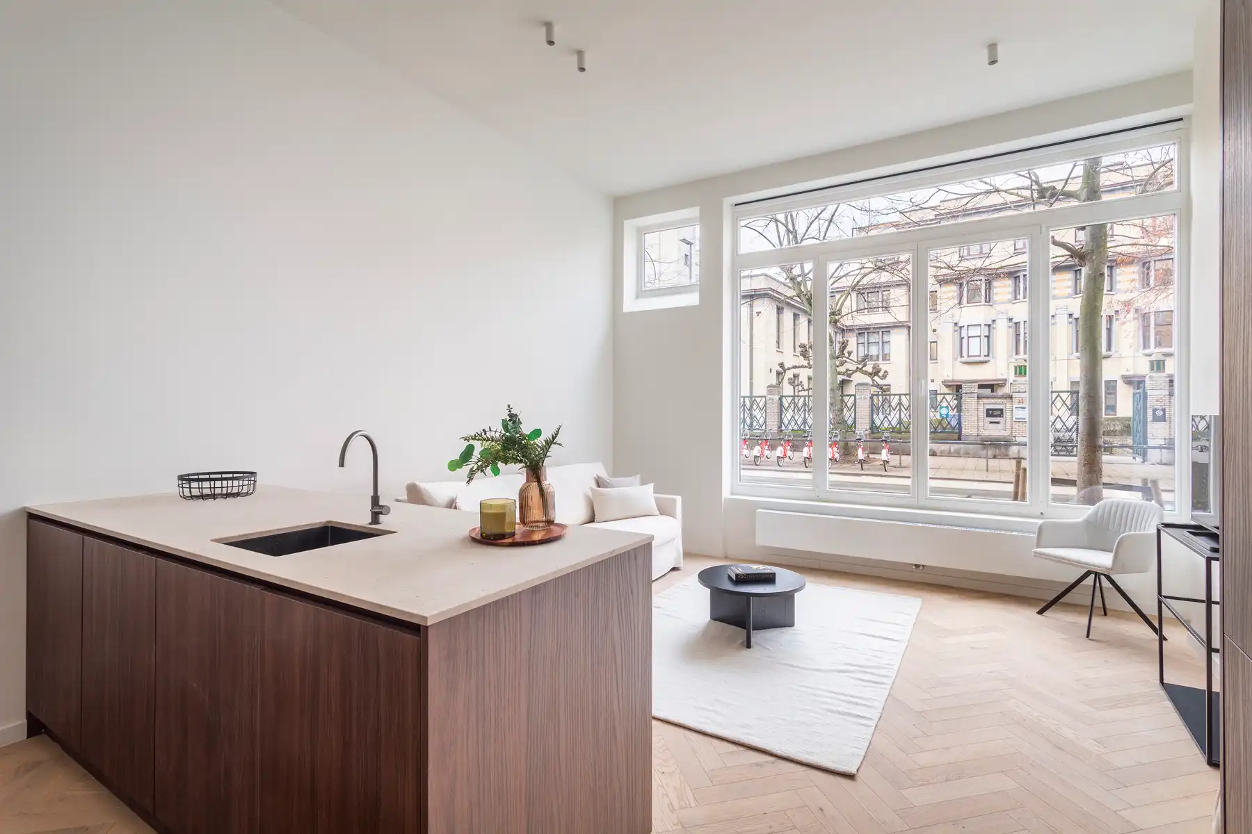Hoogwaardig gerenoveerd appartement met terras op toplocatie foto 11