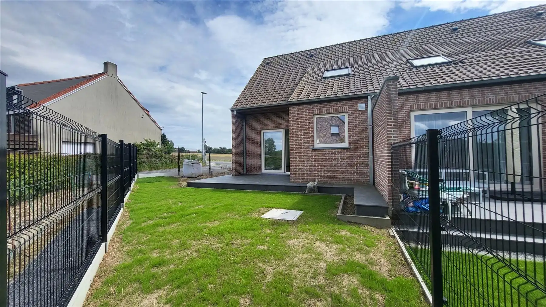 Instapklare woning met 3 slaapkamers en gezellige tuin foto 9
