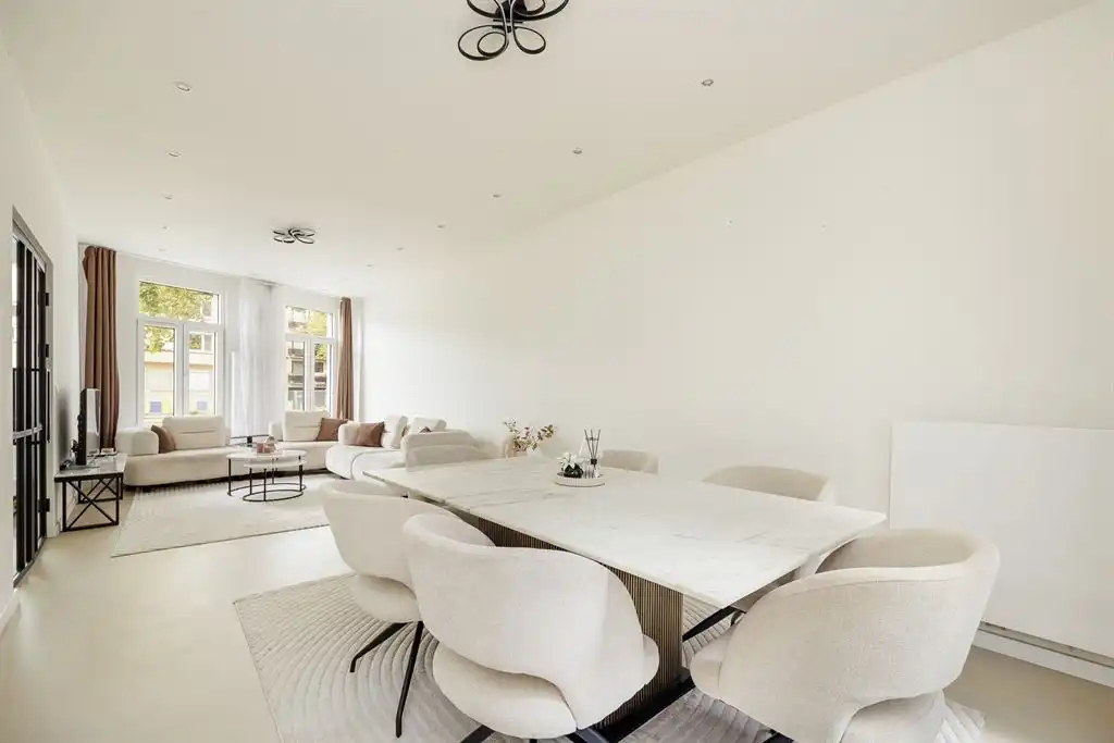 Kwalitatief gerenoveerd huis met 6 SLK foto 7