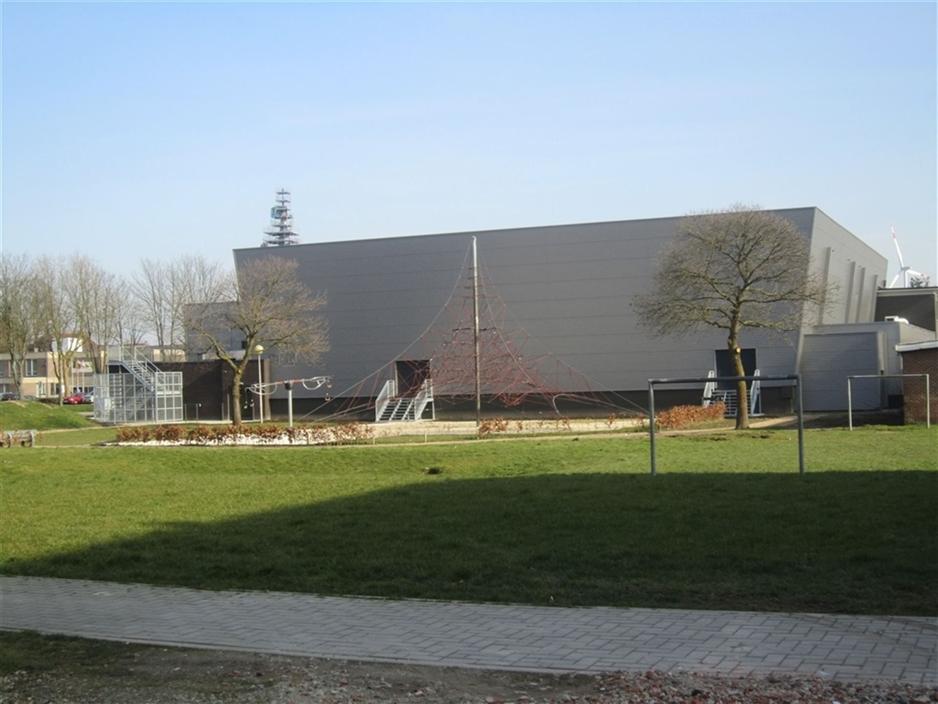 Appartement met 2 slaapkamers, terras, lift, parkeergarage!  foto 22