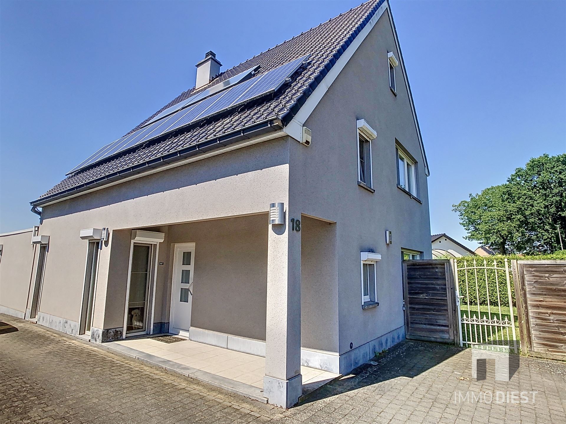 Woning met aparte ruimte voor vrijberoep/zelfstandinge foto 2