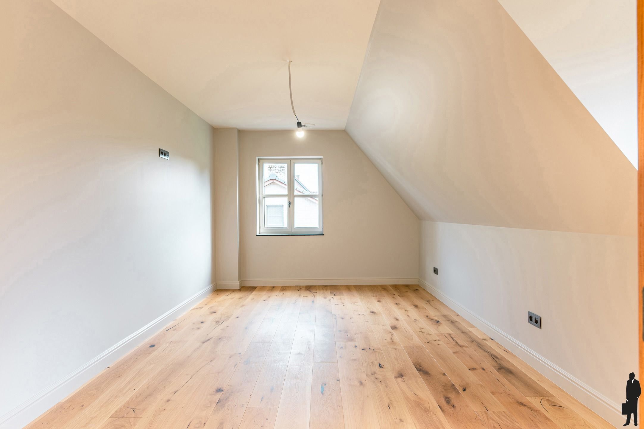 Hoogwaardig, gerenoveerde villa op een perceel van 3.552m² foto 26