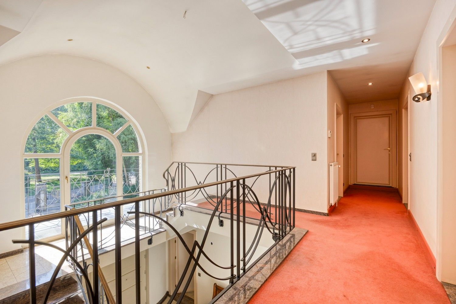 Exclusieve, royale villa in prestigieuze villawijk te Maasmechelen foto 28