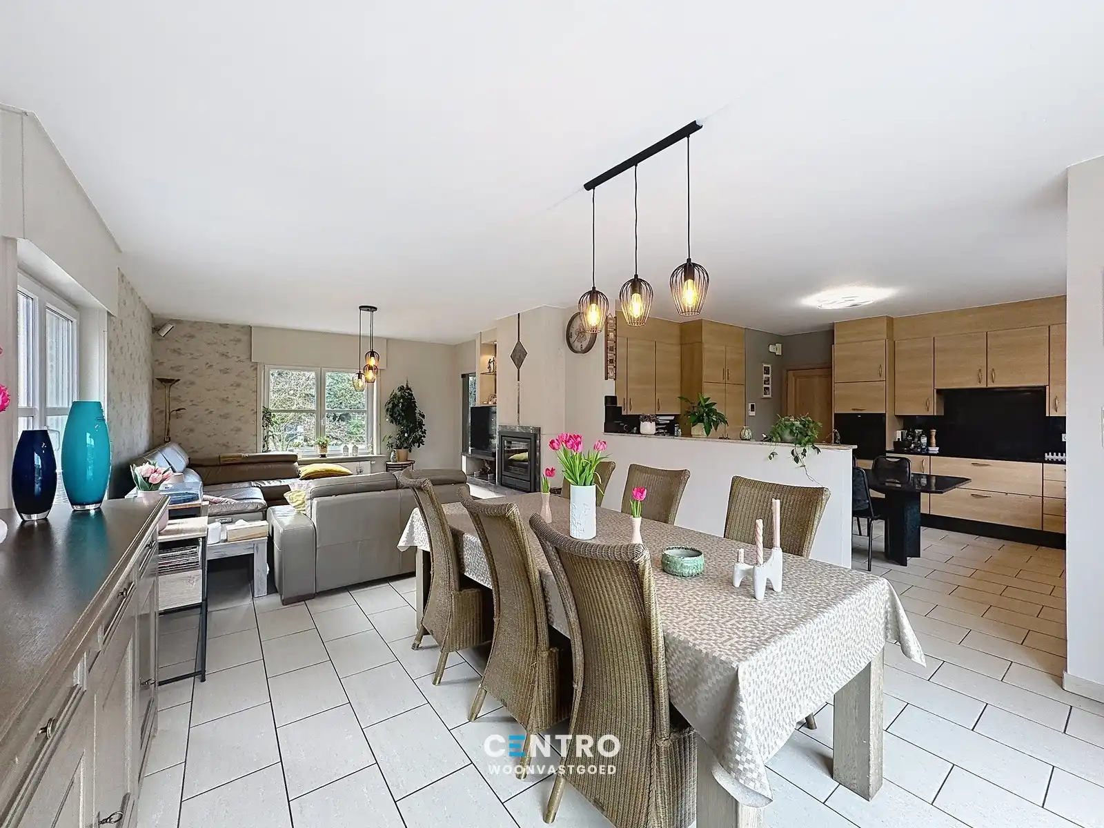 Kwalitatief afgewerkte villa met 4 slpks, garage én ZUIDger. tuin! foto 8