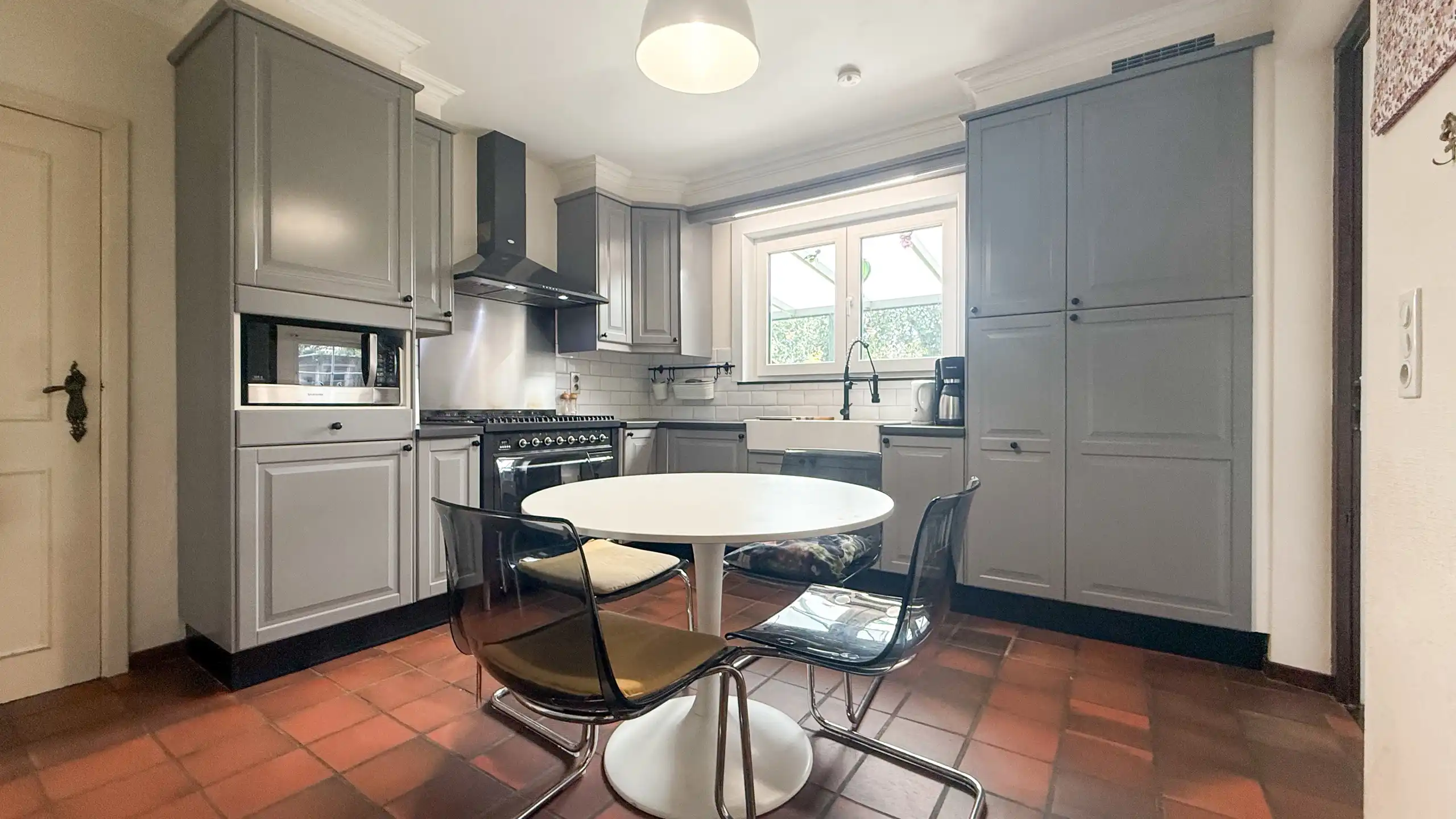 Landelijke woning met 6 slpks op perceel van 36a 70ca! foto 9