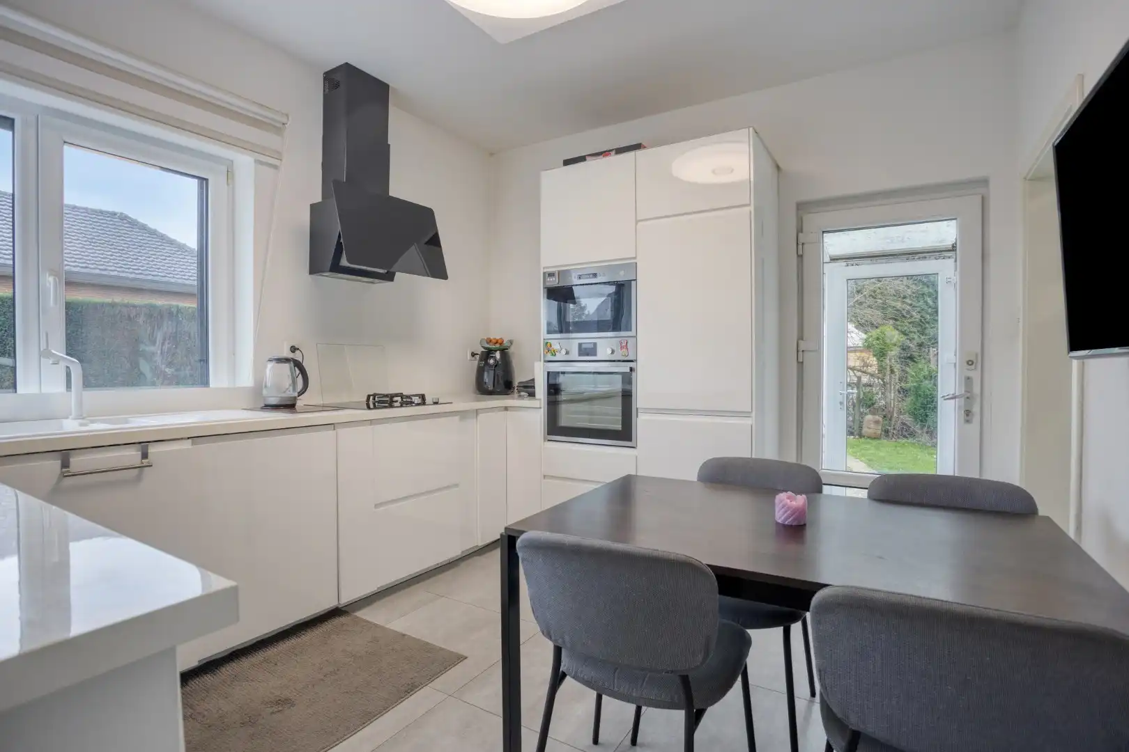 Vernieuwde vrijstaande woning met grote tuin - rustig gelegen in Vreren foto 8