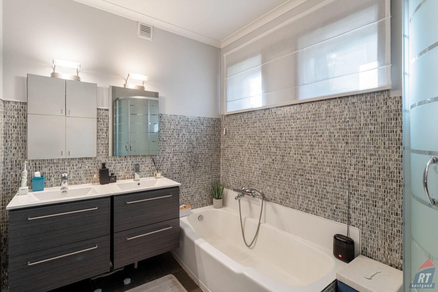 Instapklare bungalow met 3 slaapkamers gelegen in het rustige Velm foto 13