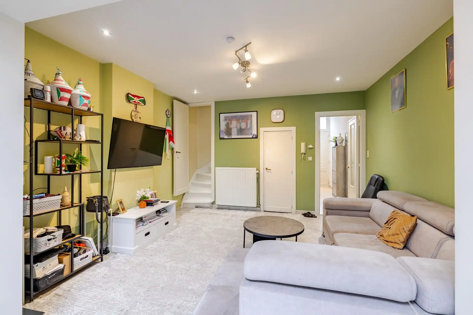 Gunstig gelegen rijwoning met 4 slaapkamers foto 3